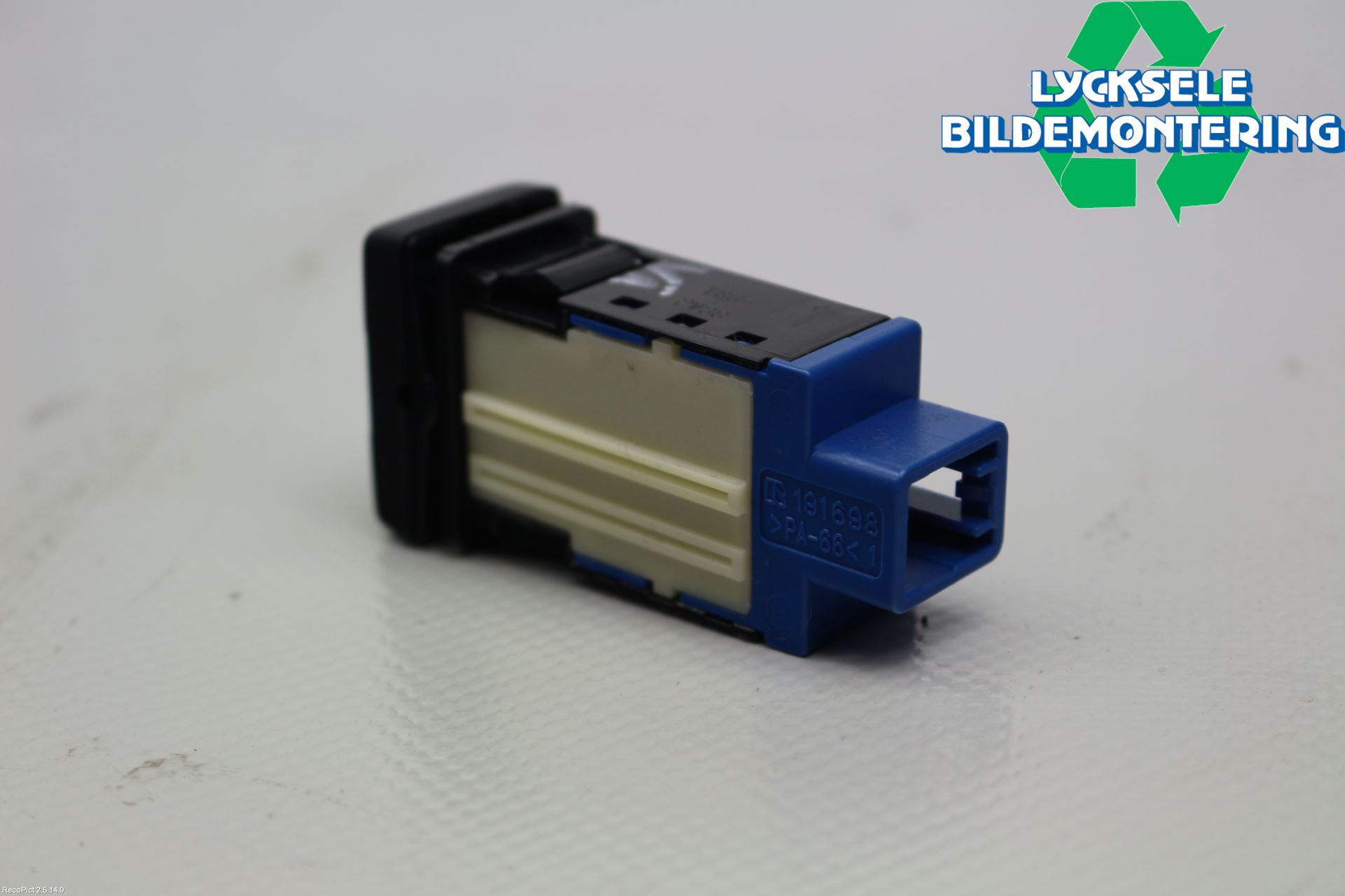 Toyota AURIS 13-19 Strömställare Stolvärme