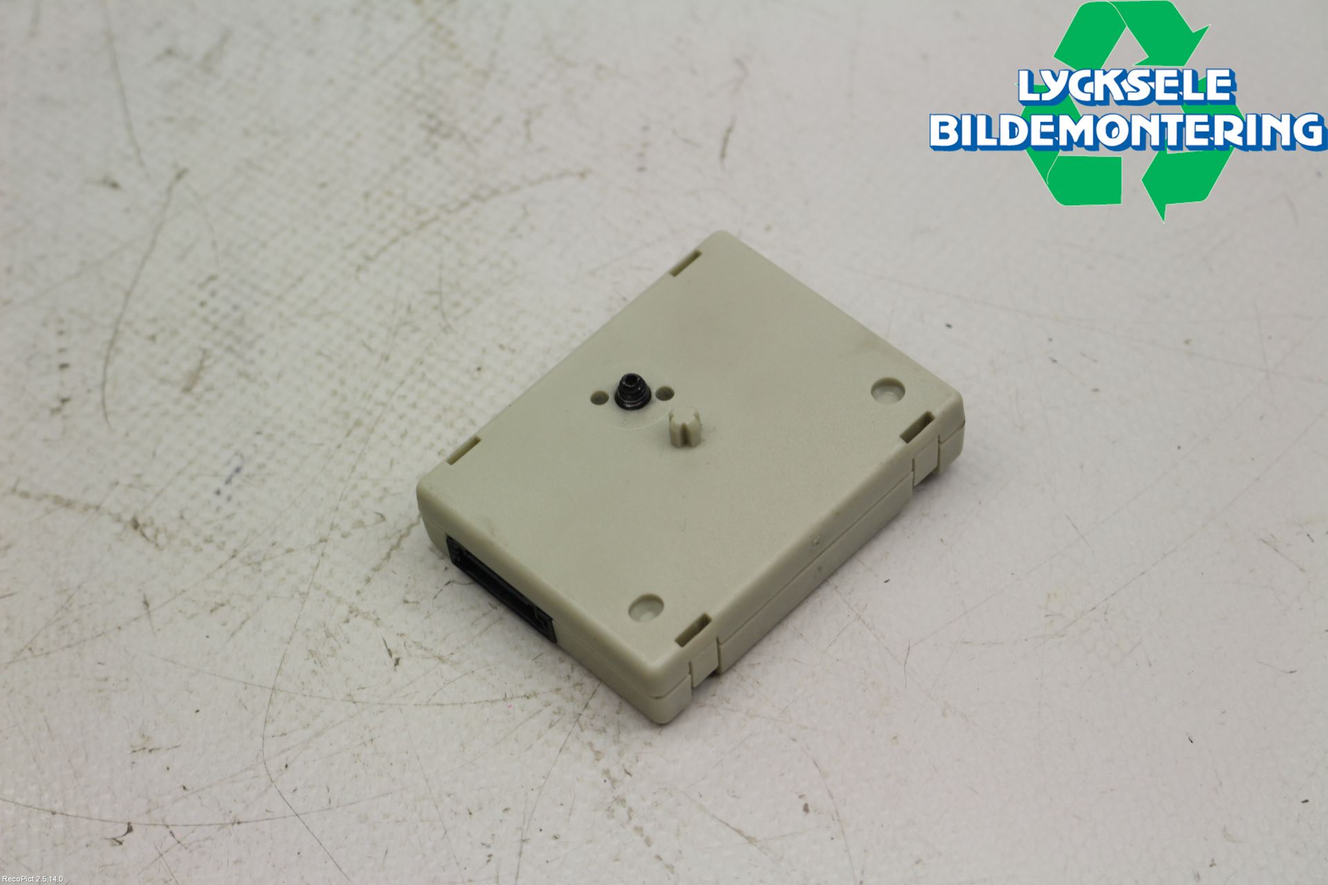 BMW 6 F12/F13 10-18 Antennförstärkare