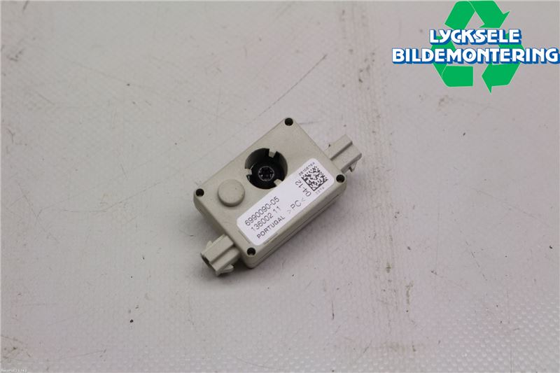 BMW 6 F12/F13 10-18 Antennförstärkare