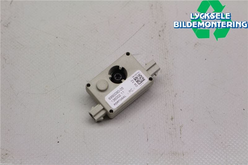 BMW 6 F12/F13 10-18 Antennförstärkare