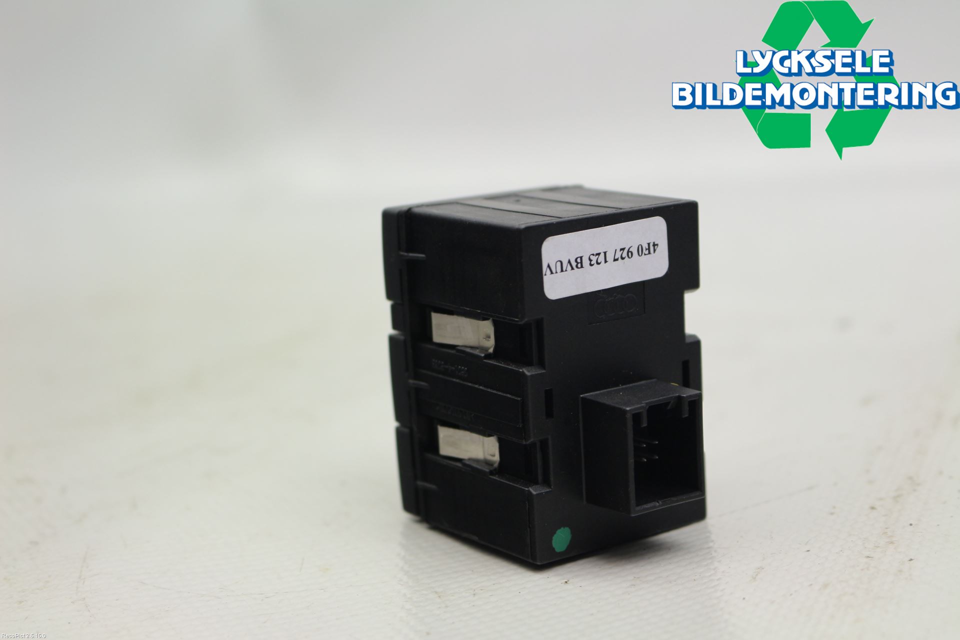 Audi A6/S6     05-11 Strömställare Färddator