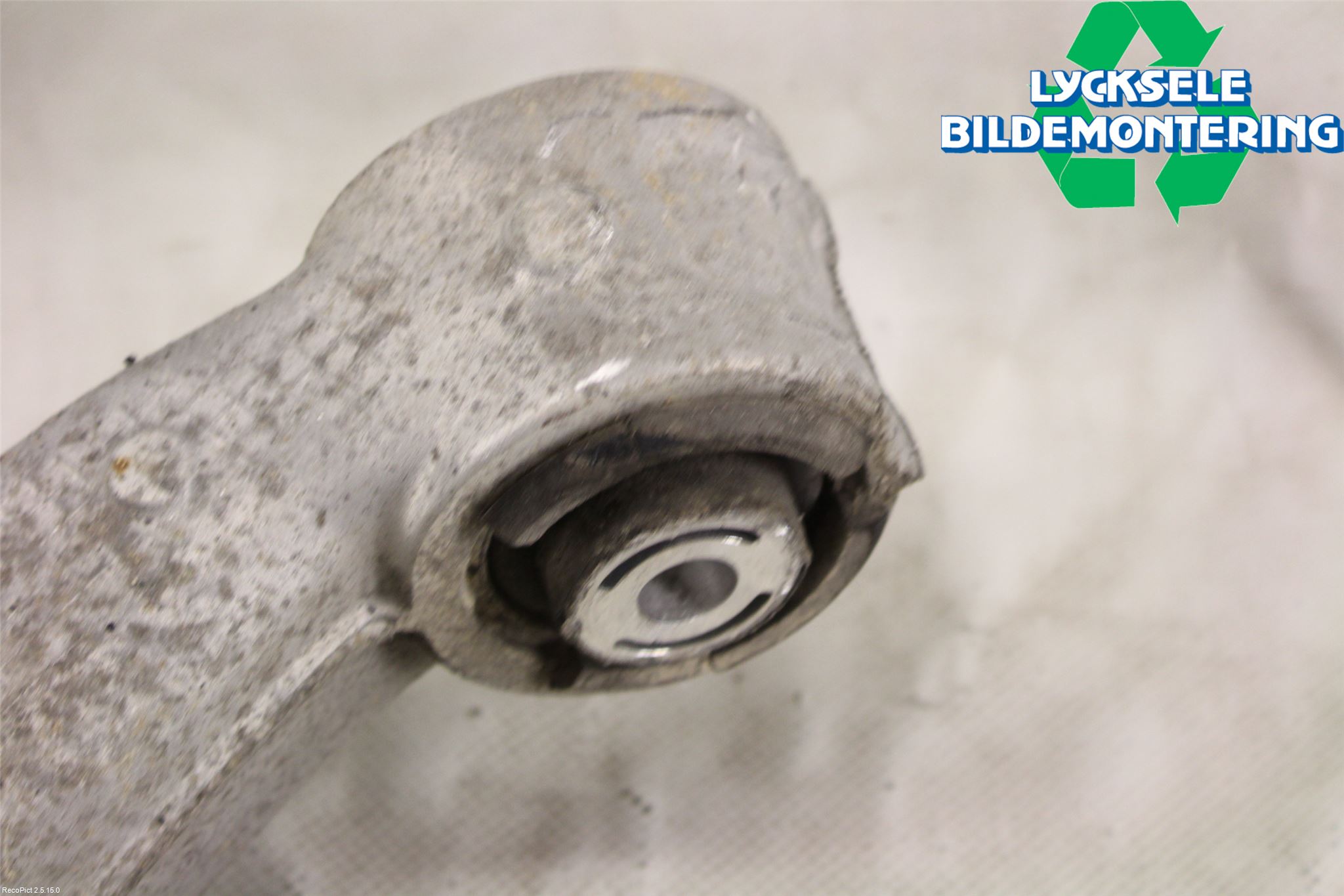 BMW 5 F10/F11/F18 09-17 Bärarm Bak Vänster