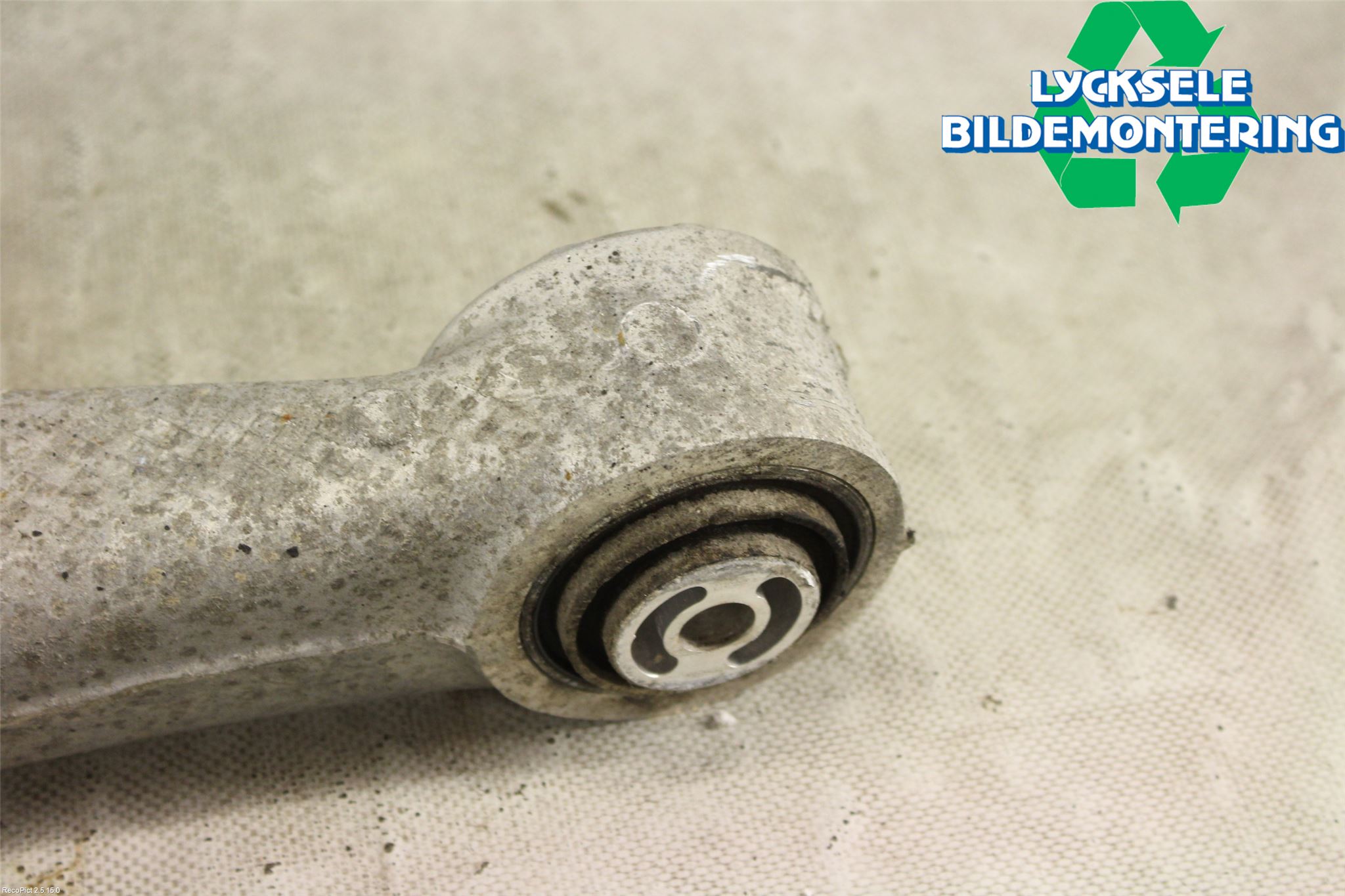 BMW 5 F10/F11/F18 09-17 Bärarm Bak Vänster