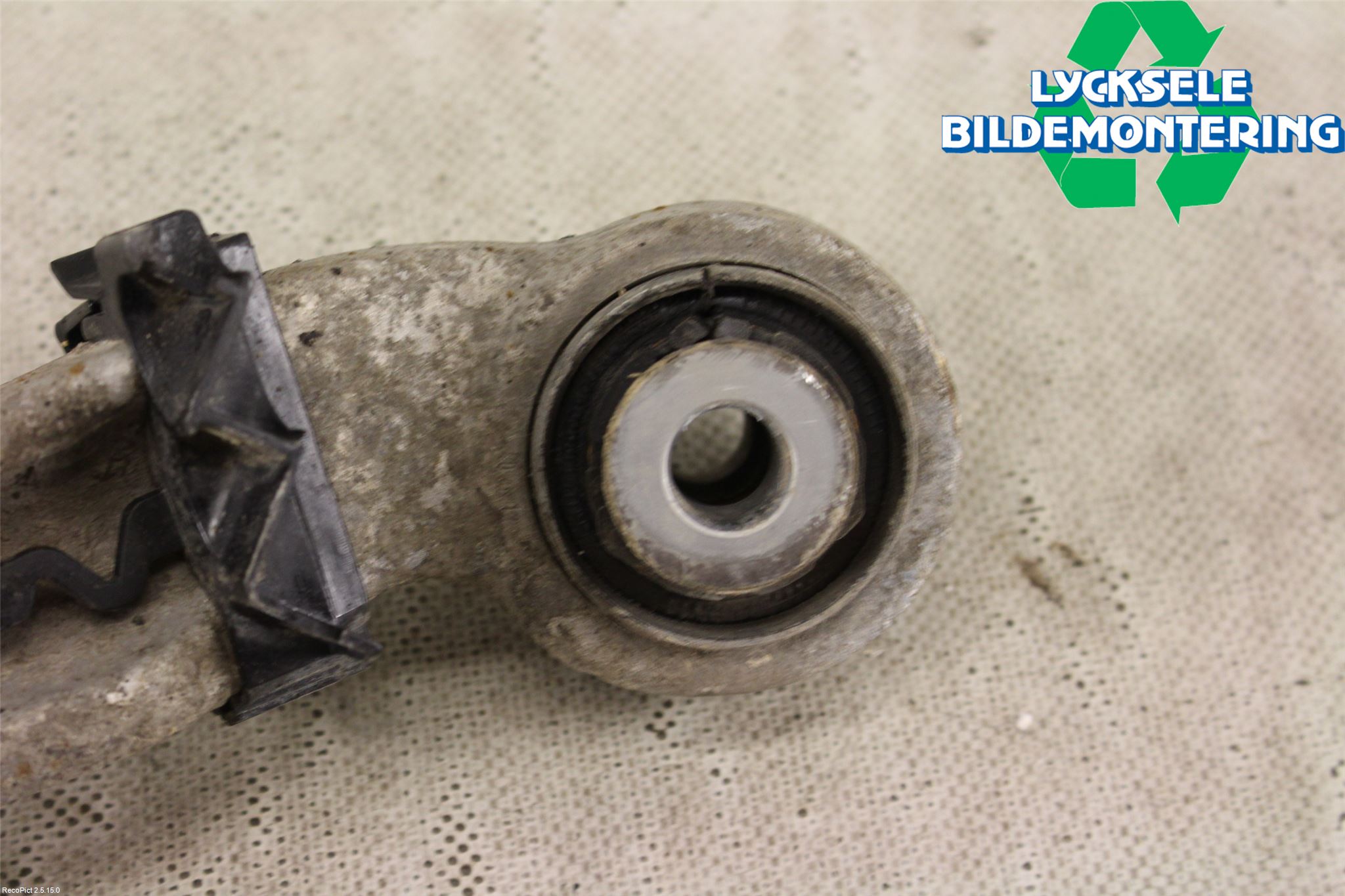 BMW 5 F10/F11/F18 09-17 Bärarm Bak Övre Vänster