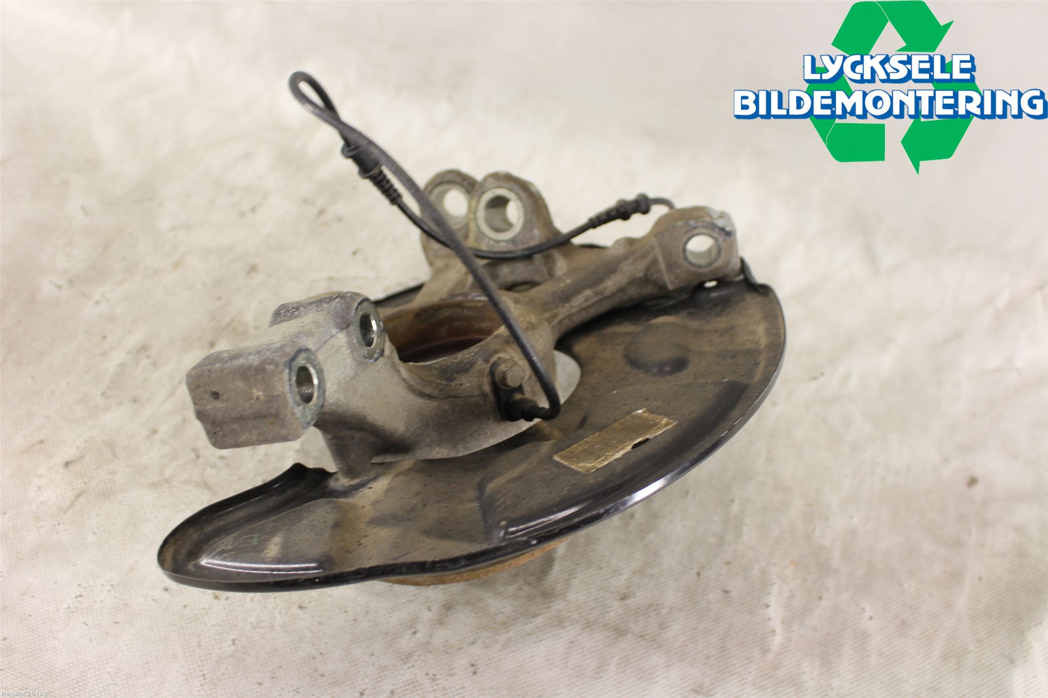 Mercedes-Benz MB E-KLASS (W212) 09-16 Styrspindel Lagerhus Hö