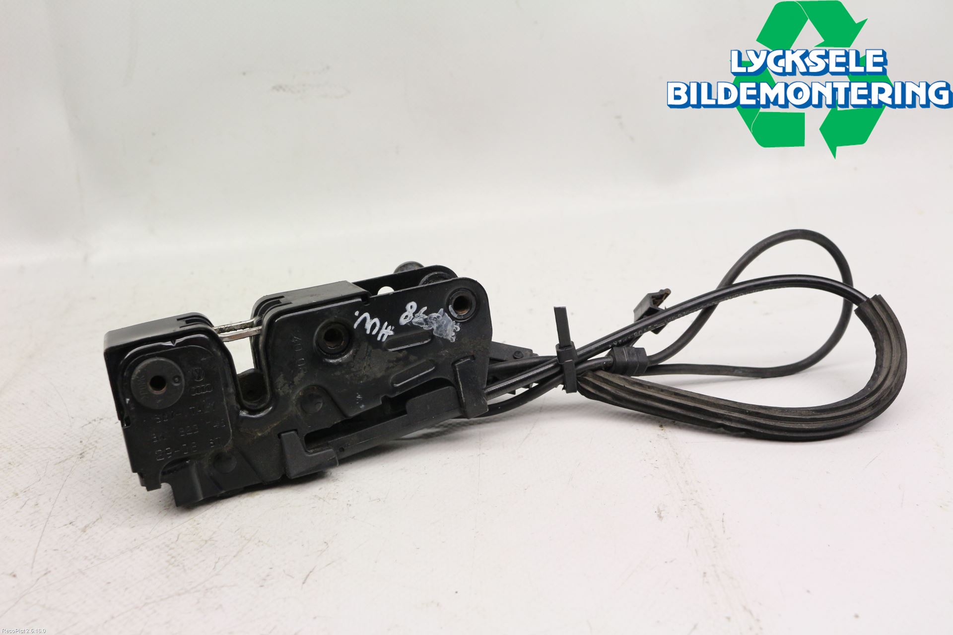 Audi A4/S4 08-11 Huvlås