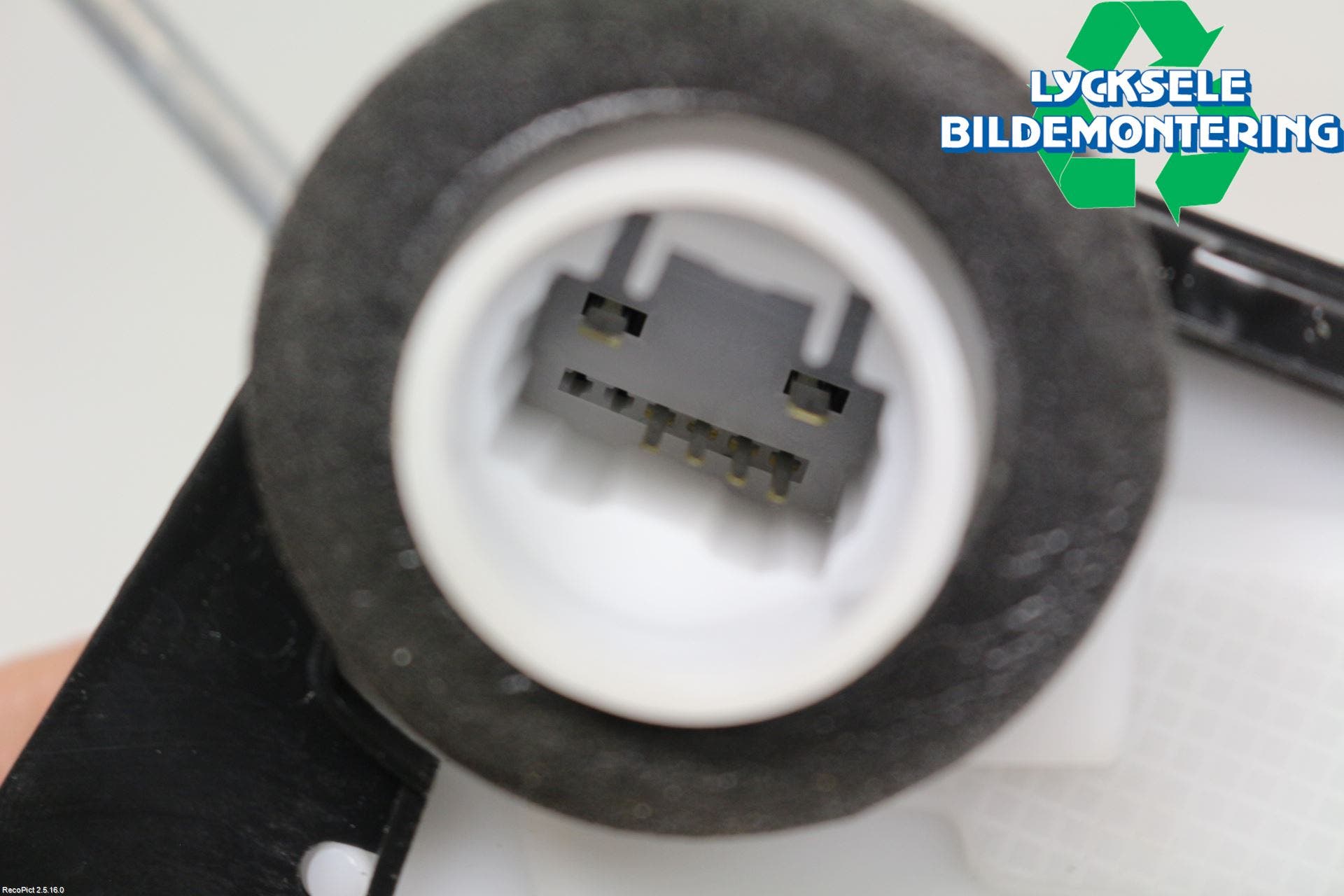 Subaru OUTBACK 15-20 Låskista-Dörrlås