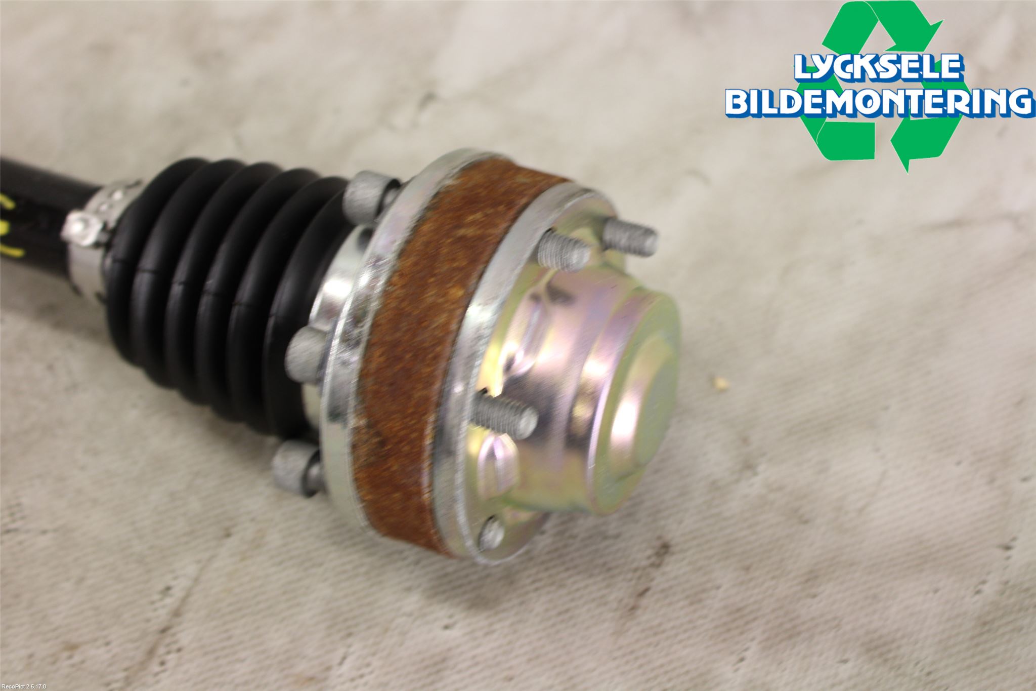 Volkswagen VW TIGUAN 16-24 Drivaxel Bak Höger