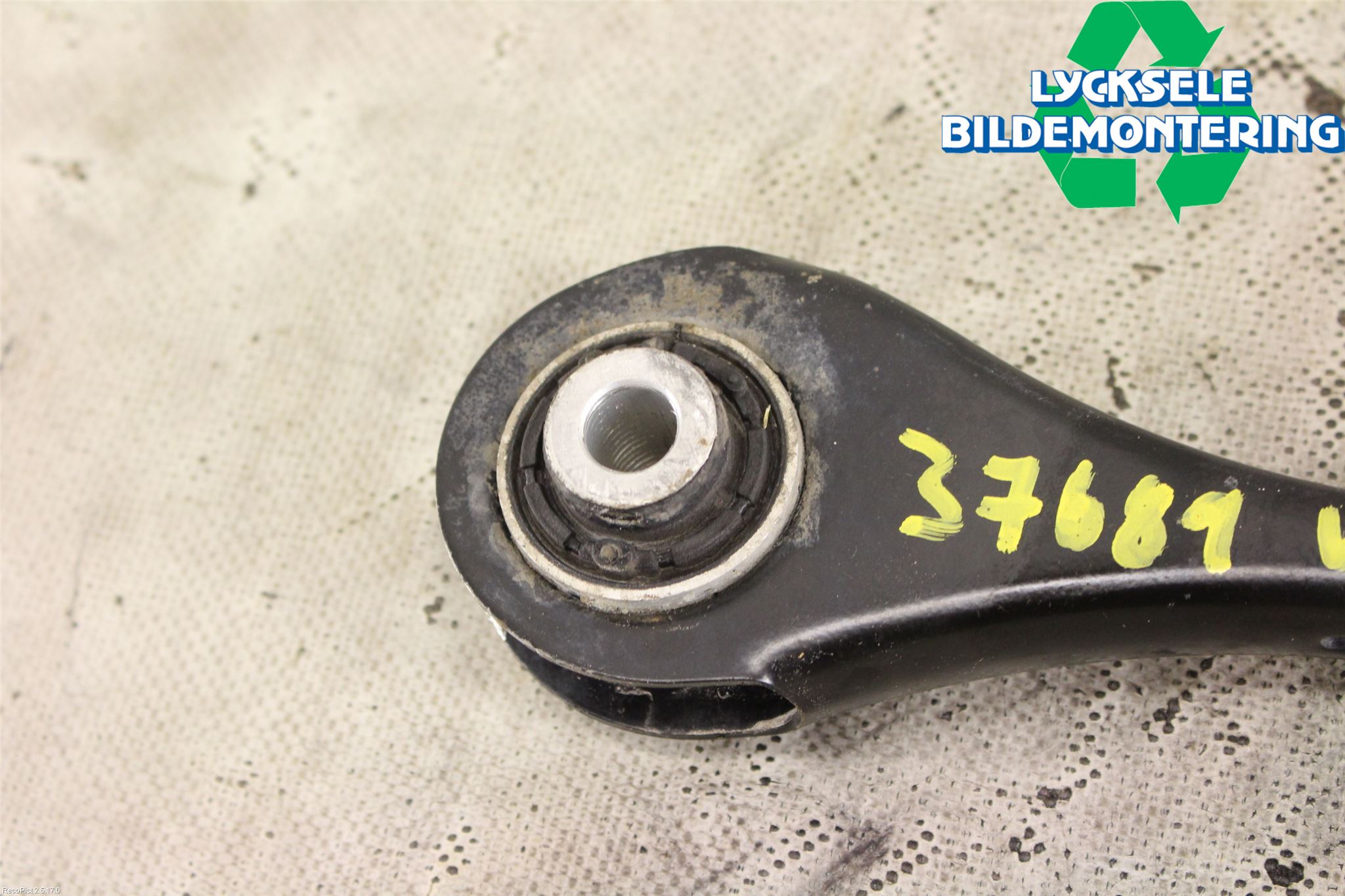Volkswagen VW TIGUAN 16-24 Bärarm Bak Vänster