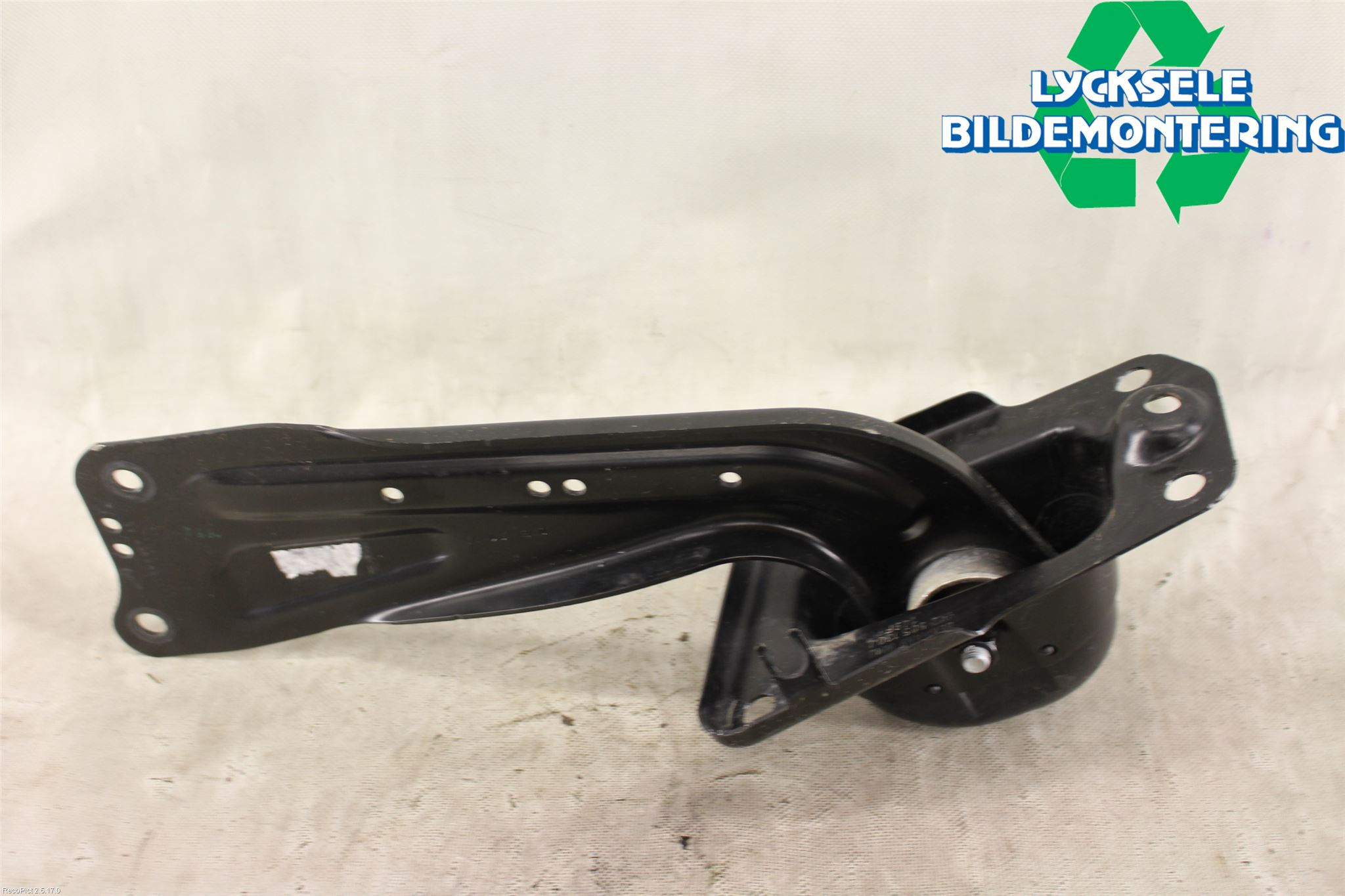 Volkswagen VW TIGUAN 16-24 Bärarm Bak Höger