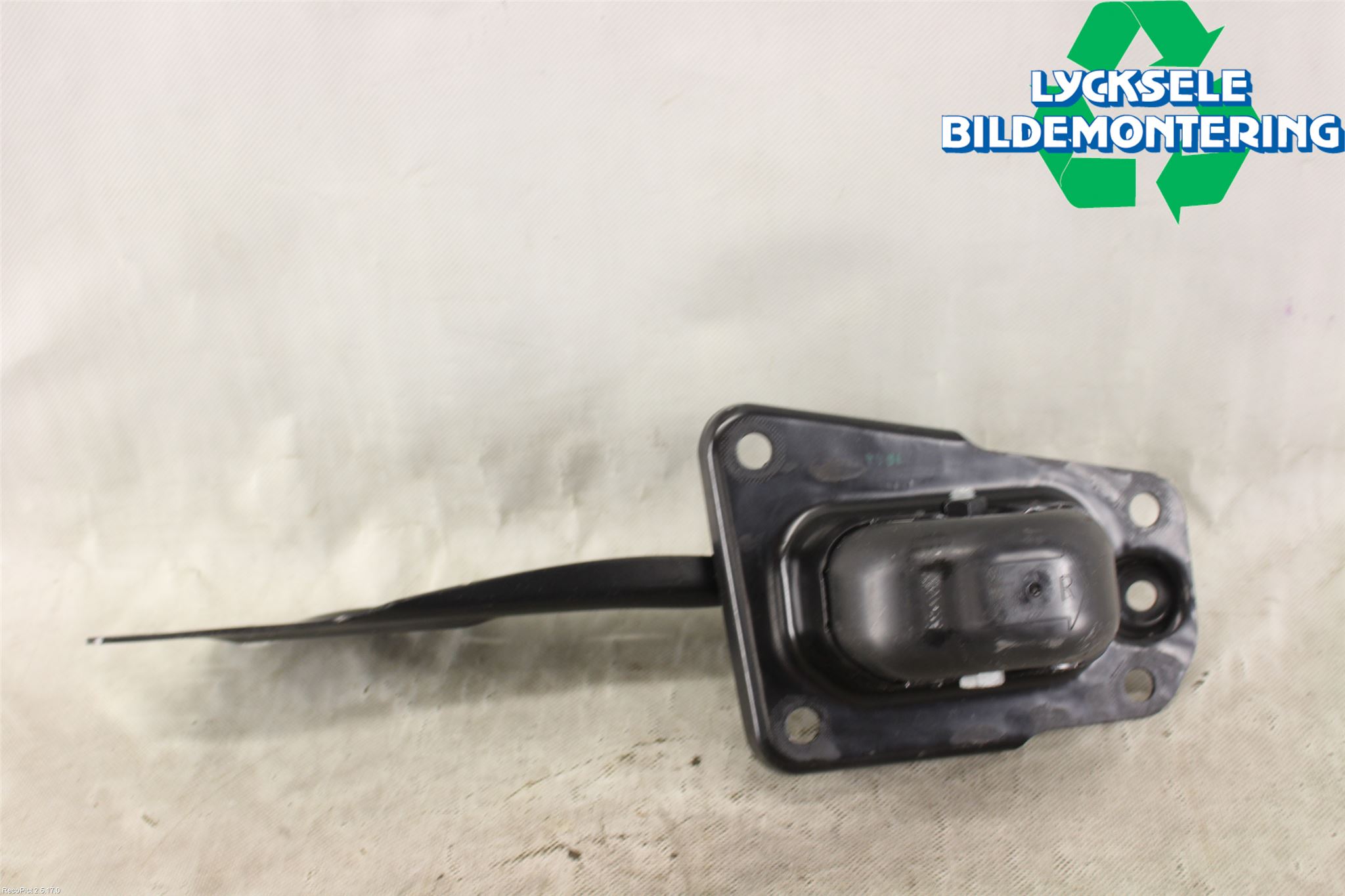 Volkswagen VW TIGUAN 16-24 Bärarm Bak Höger