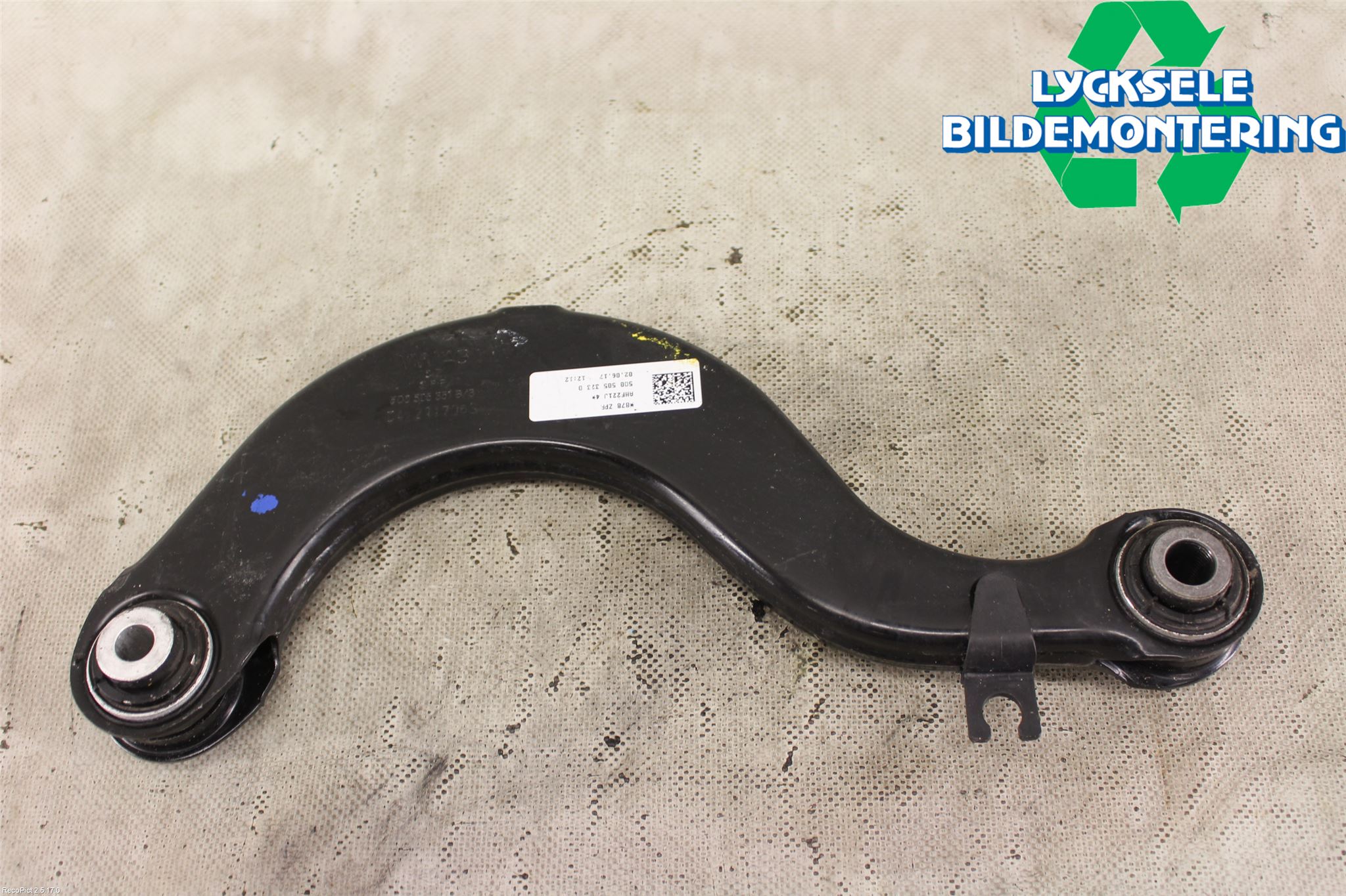 Volkswagen VW TIGUAN 16-24 Bärarm Bak Övre Höger