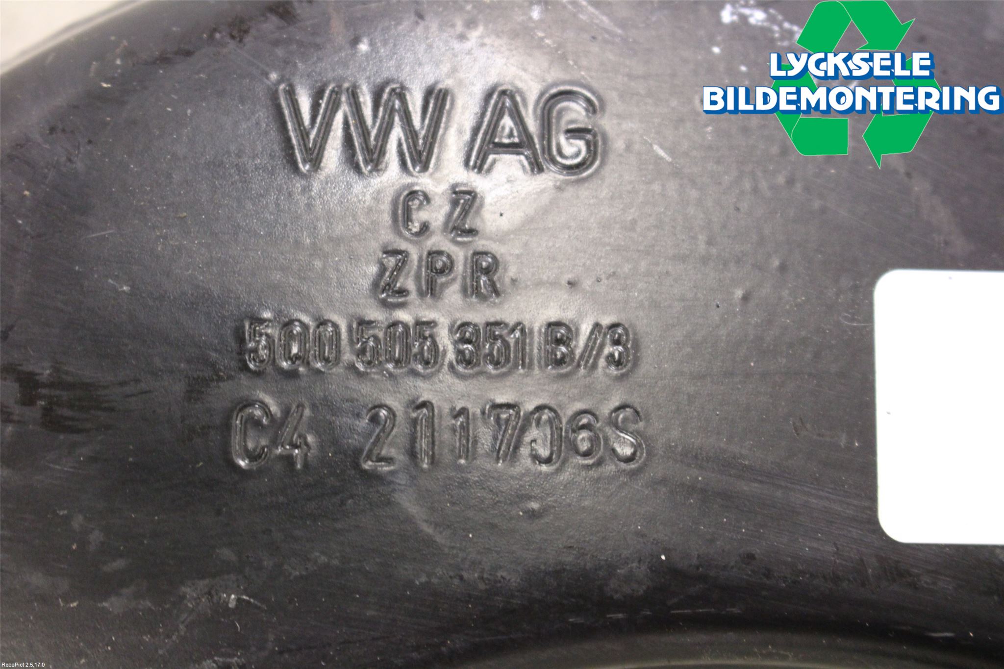 Volkswagen VW TIGUAN 16-24 Bärarm Bak Övre Höger