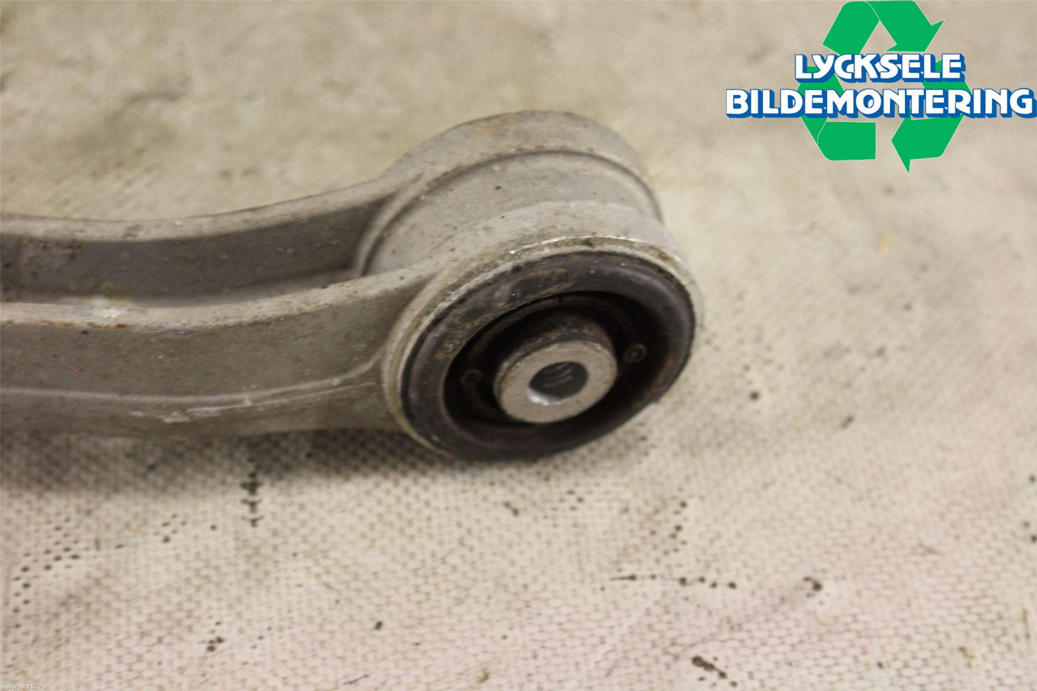 Audi Q7/SQ7 Bärarm Fram Övre Hö