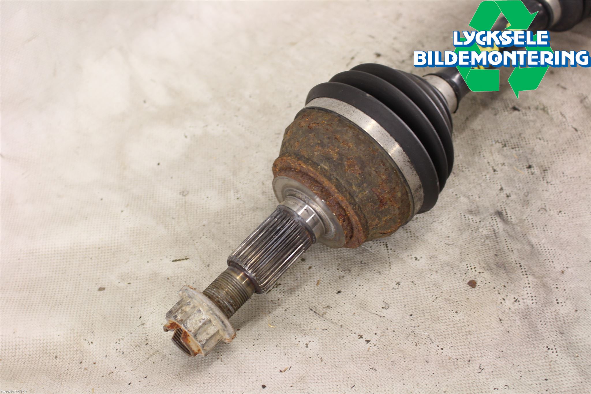 Audi Q7/SQ7 Drivaxel Fram Vänster