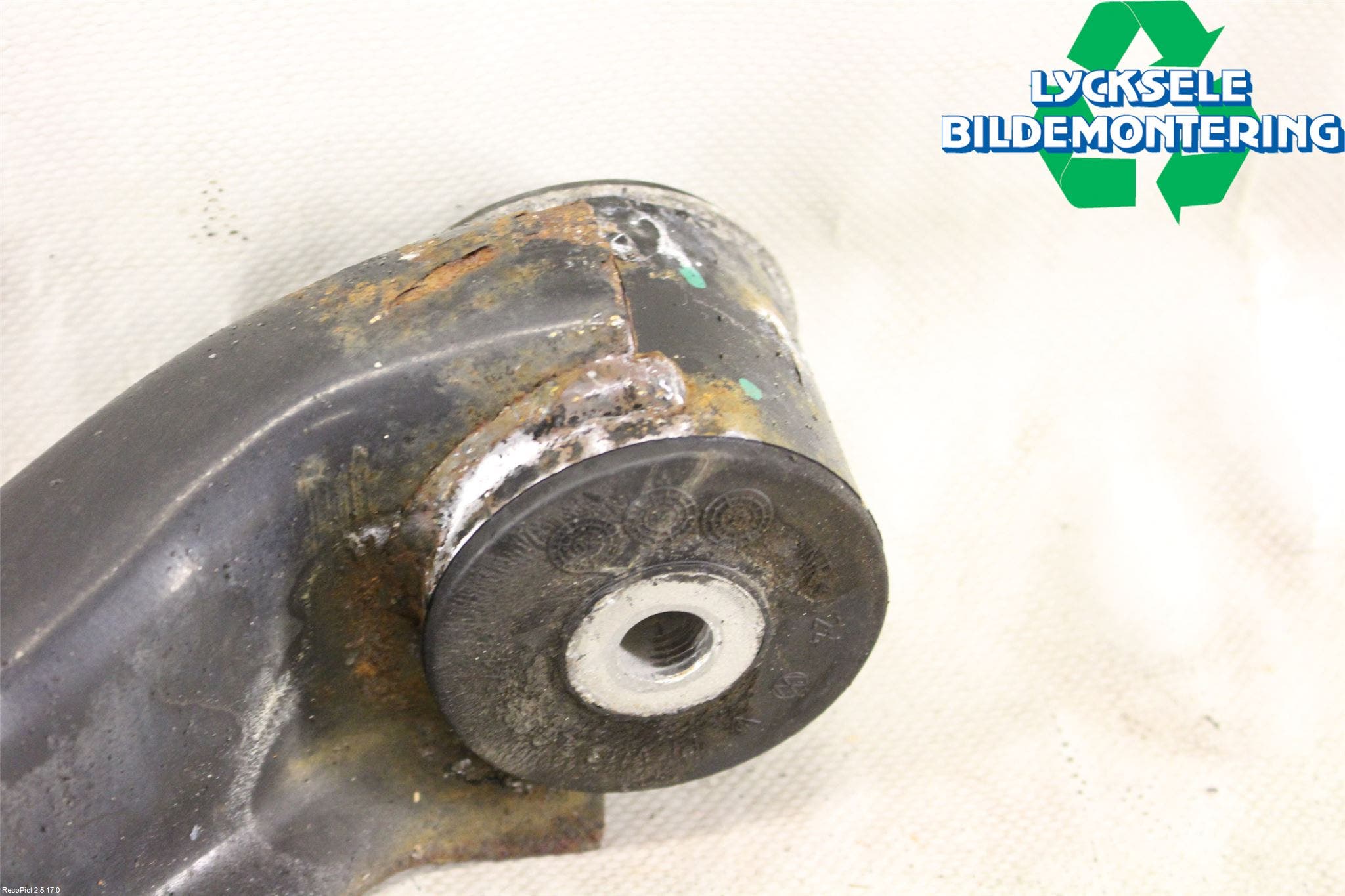 Audi Q7/SQ7 Bärarm Bak Vänster