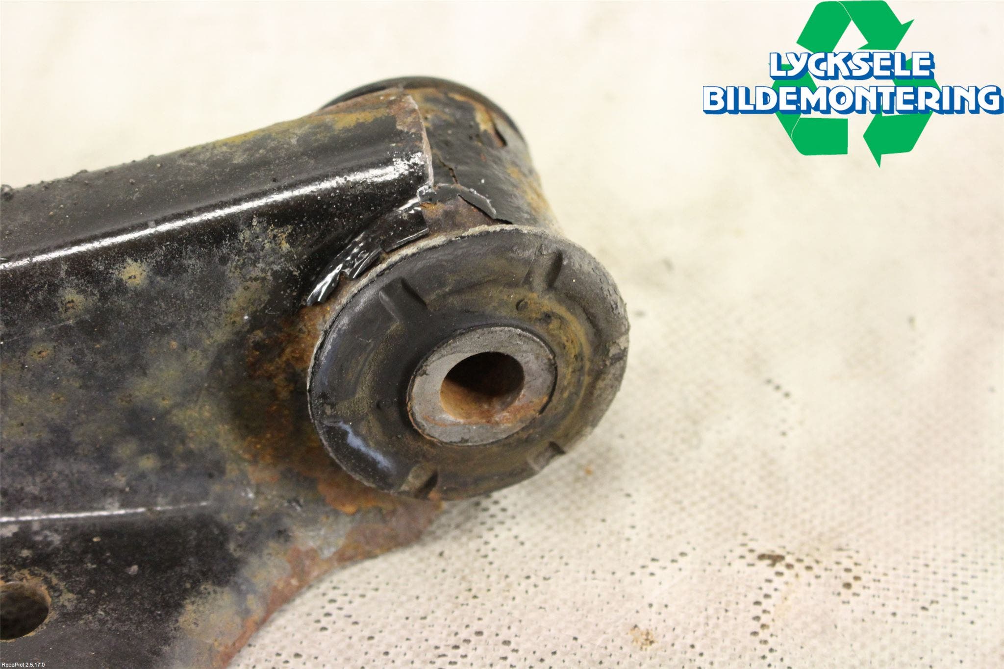 Audi Q7/SQ7 Bärarm Bak Höger