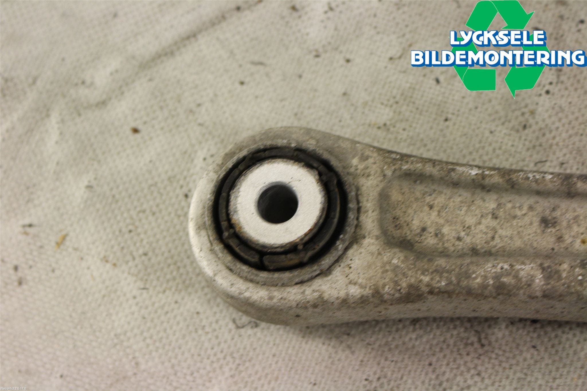 Audi Q7/SQ7 Bärarm Bak Övre Höger