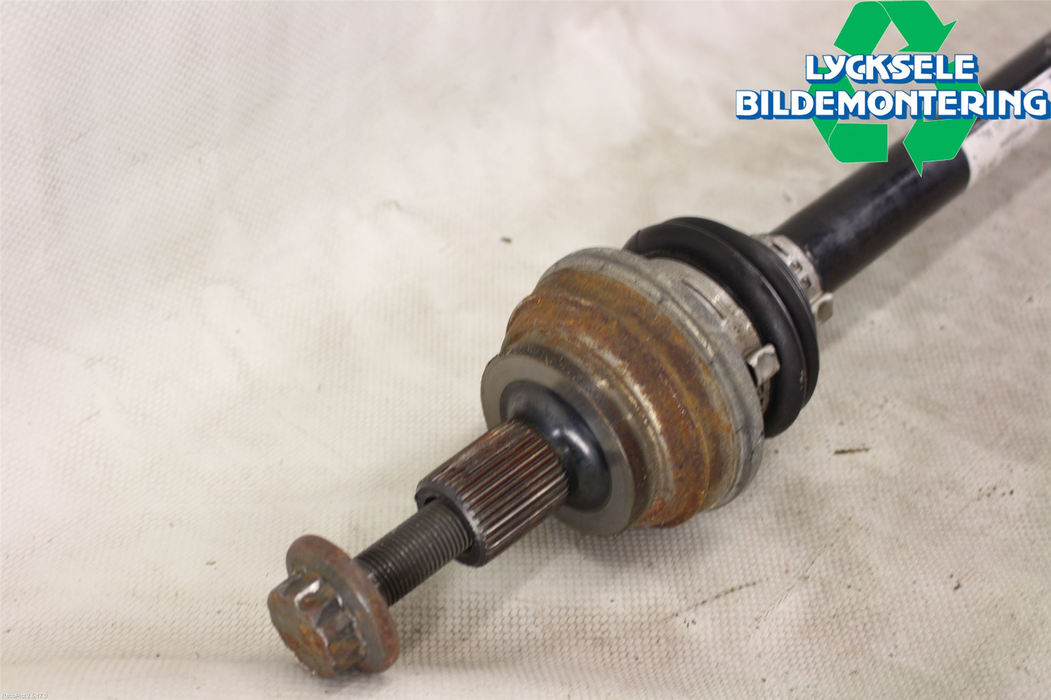 Audi A3/S3 8V 13-20 Drivaxel Bak Höger