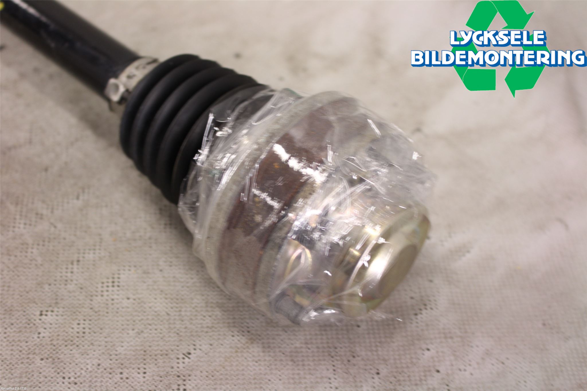 Audi A3/S3 8V 13-20 Drivaxel Bak Höger