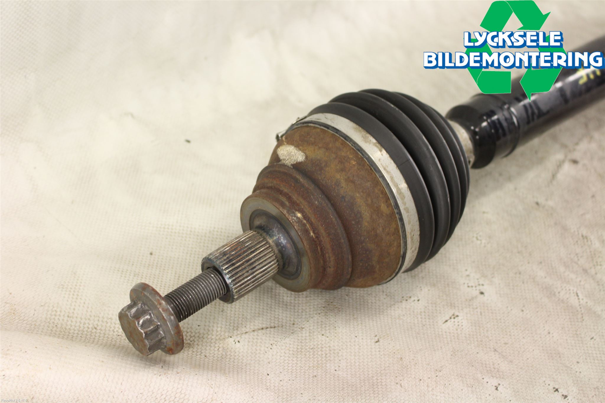 Audi A3/S3 8V 13-20 Drivaxel Fram Höger