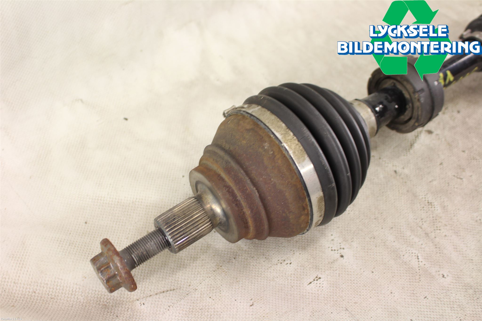 Audi A3/S3 8V 13-20 Drivaxel Fram Vänster
