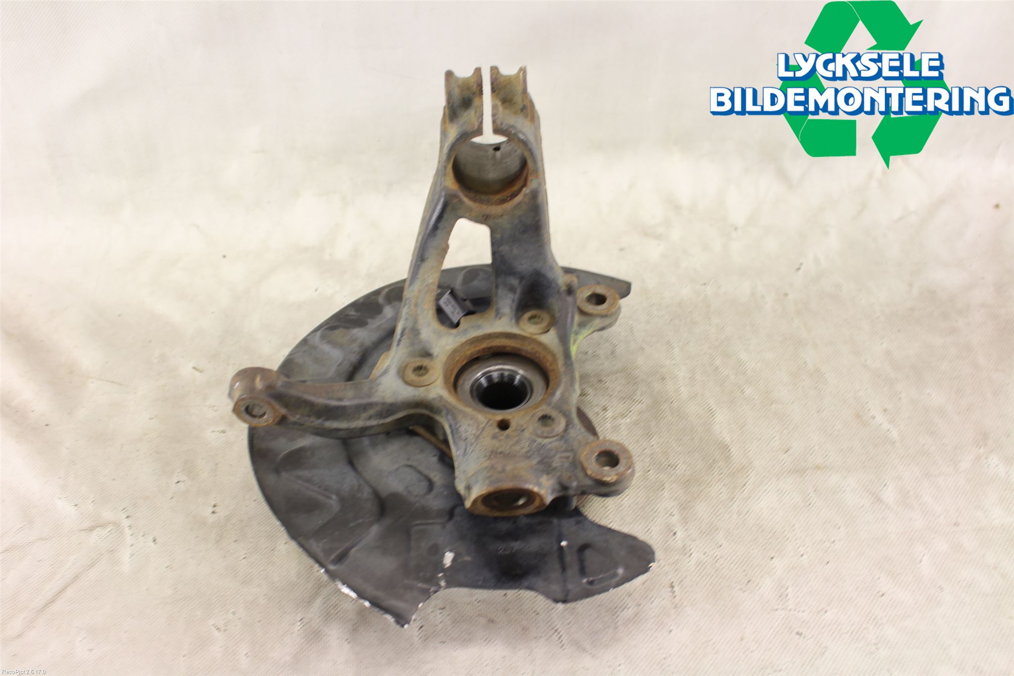 Audi A3/S3 8V 13-20 Styrspindel Lagerhus Vä