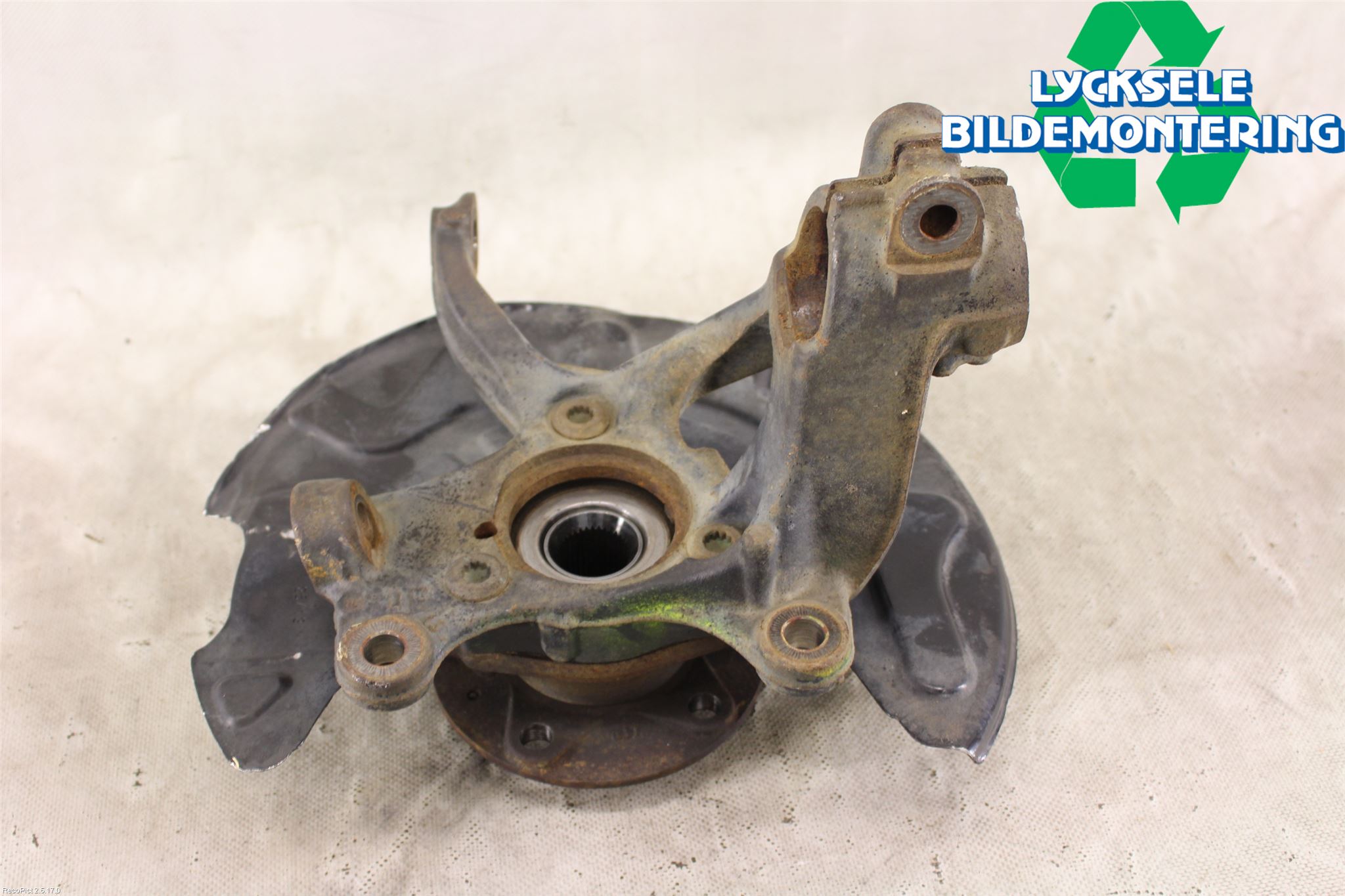 Audi A3/S3 8V 13-20 Styrspindel Lagerhus Vä