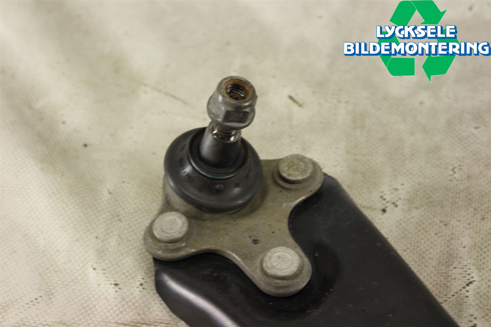 Audi A3/S3 8V 13-20 Bärarm Fram Undre Hö