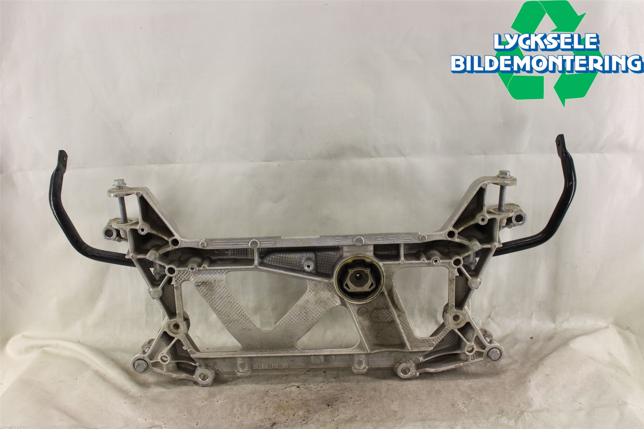 Audi A3/S3 8V 13-20 Framvagnsbalk