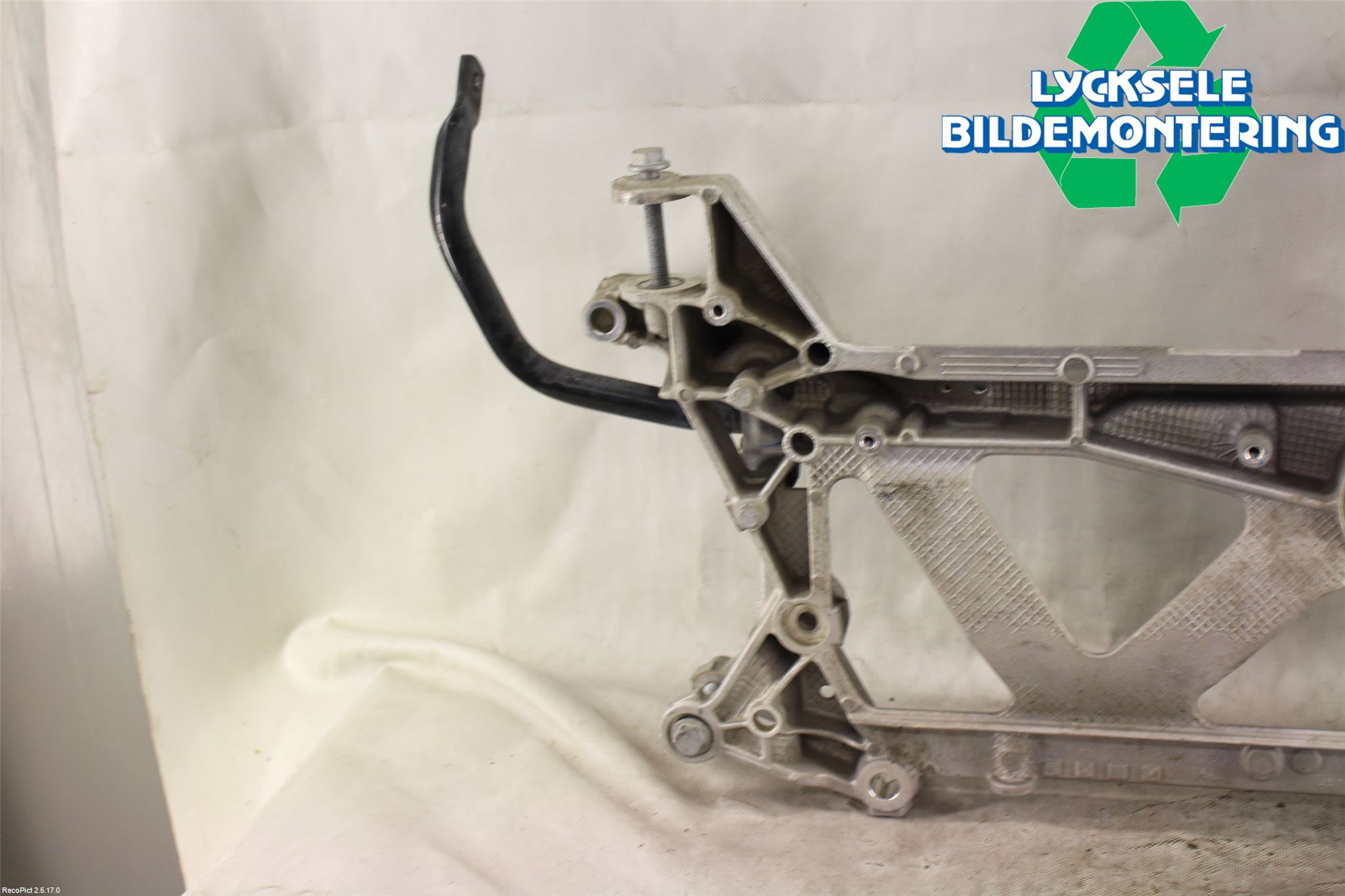 Audi A3/S3 8V 13-20 Framvagnsbalk