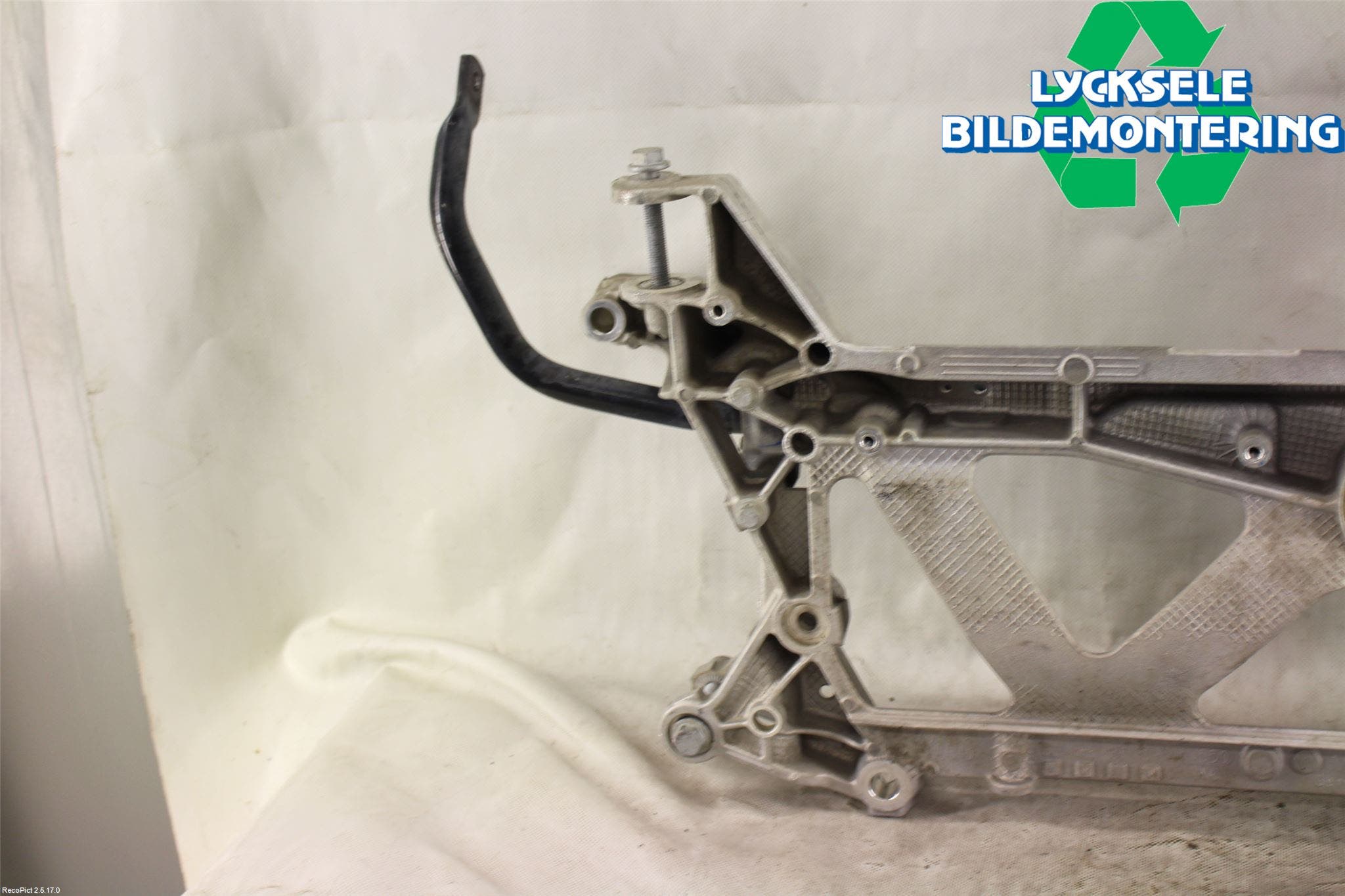 Audi A3/S3 8V 13-20 Framvagnsbalk