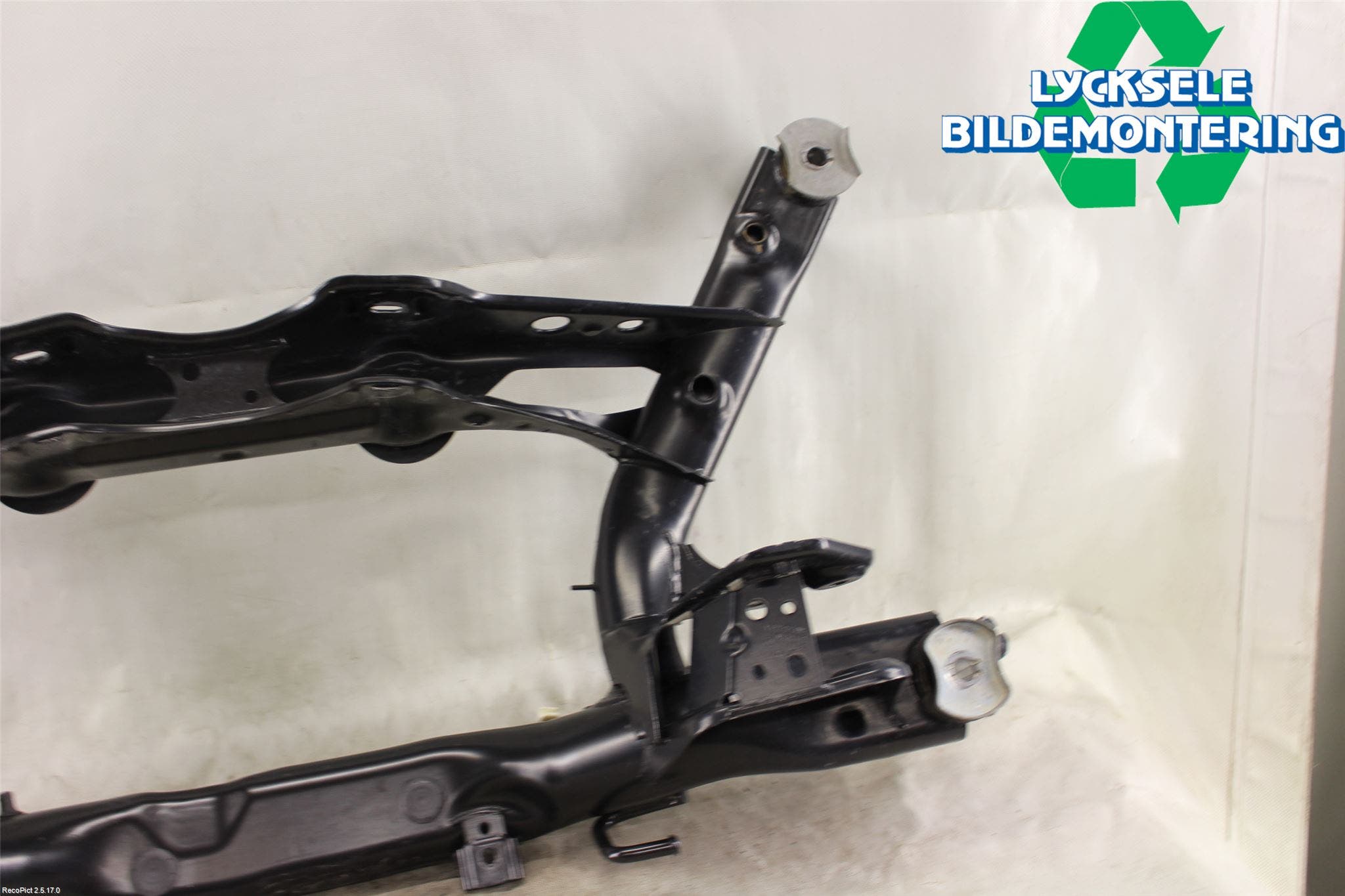 Volkswagen VW TIGUAN 16-24 Bakaxelbalk