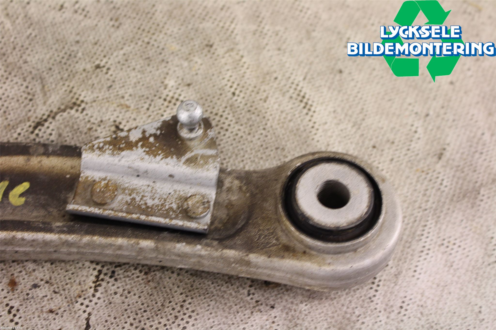 Mercedes-Benz MB E-KLASS (W212) 09-16 Bärarm Bak Övre Vänster