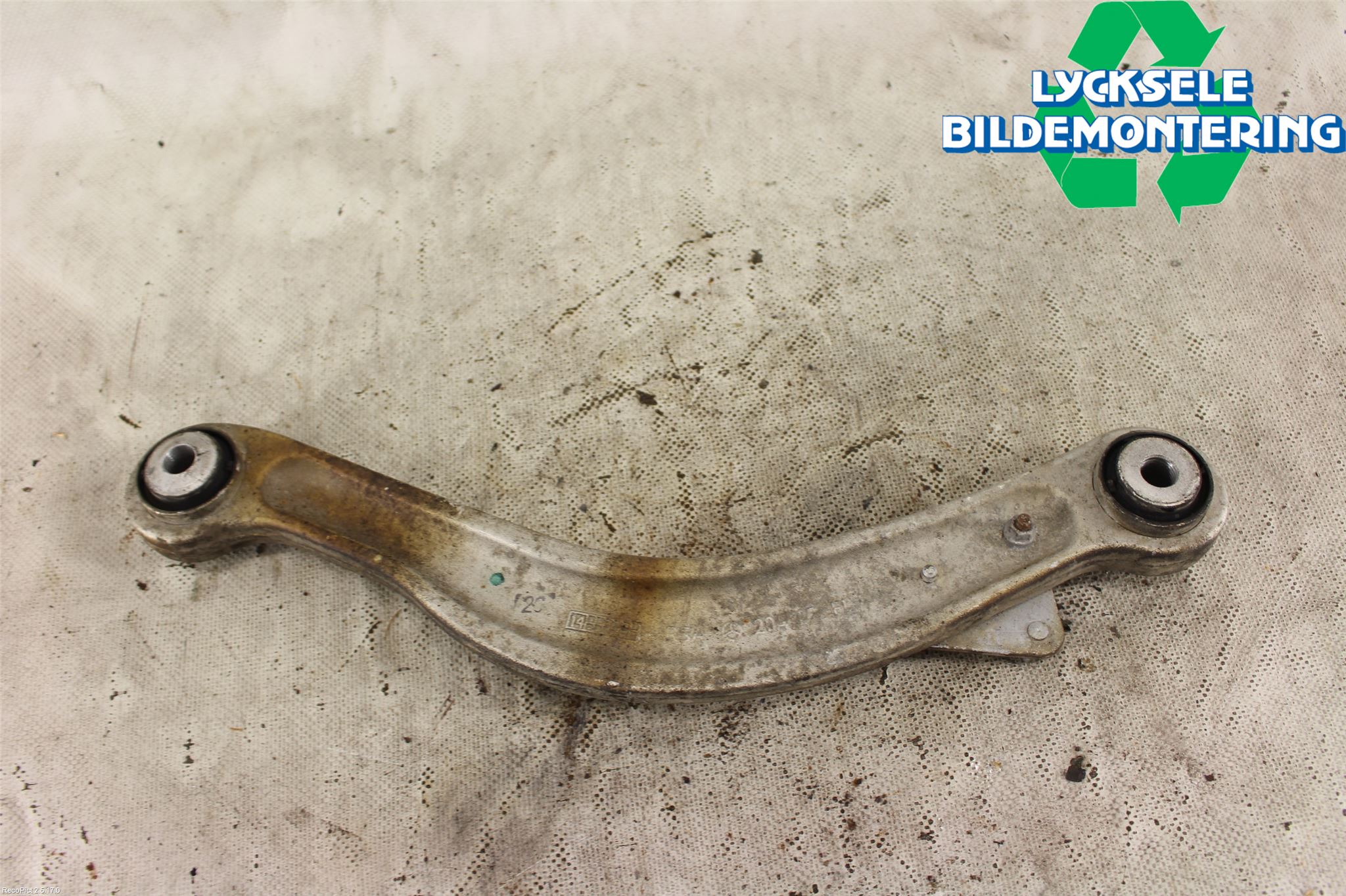 Mercedes-Benz MB E-KLASS (W212) 09-16 Bärarm Bak Övre Vänster