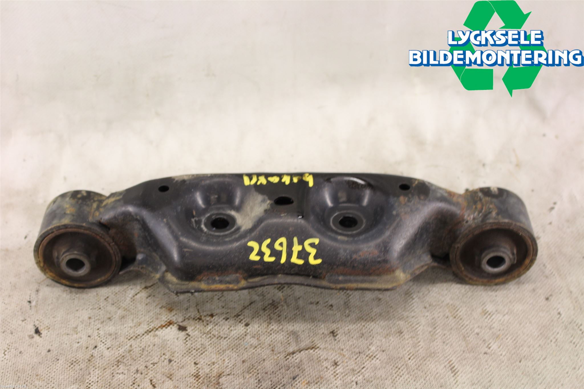 Subaru OUTBACK 15-20 Bakaxel Fäste