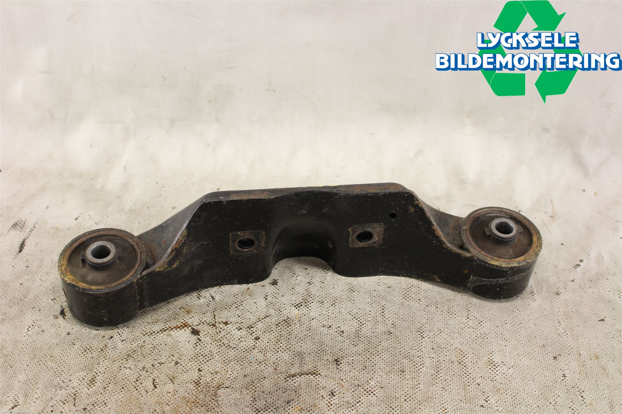 Subaru OUTBACK 15-20 Bakaxel Fäste