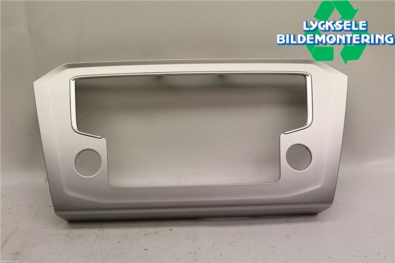 Volkswagen VW PASSAT 15-19 Instrument-Radio Sarg