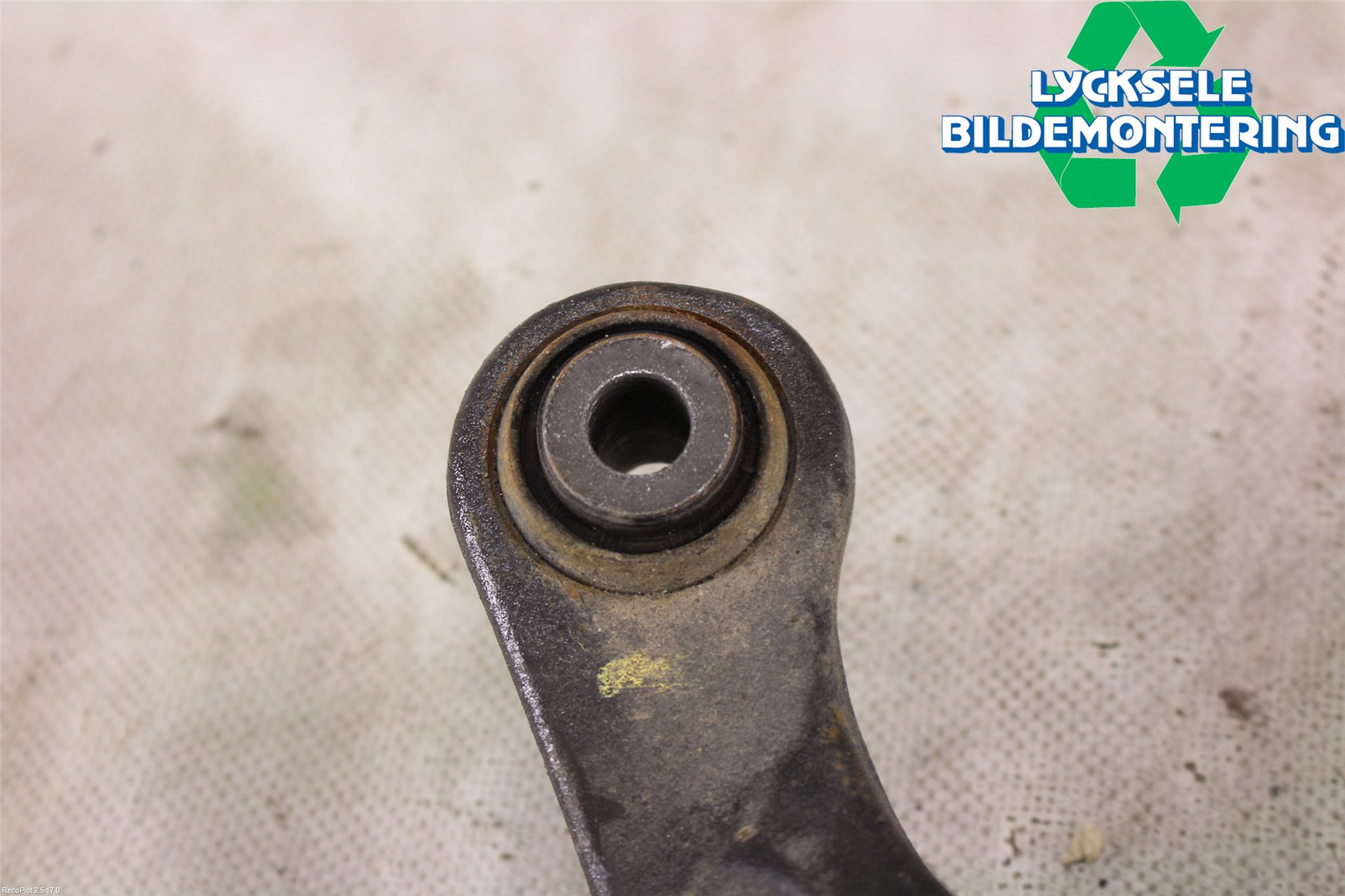 Volvo V70 14-16 Bärarm Bak Övre Höger