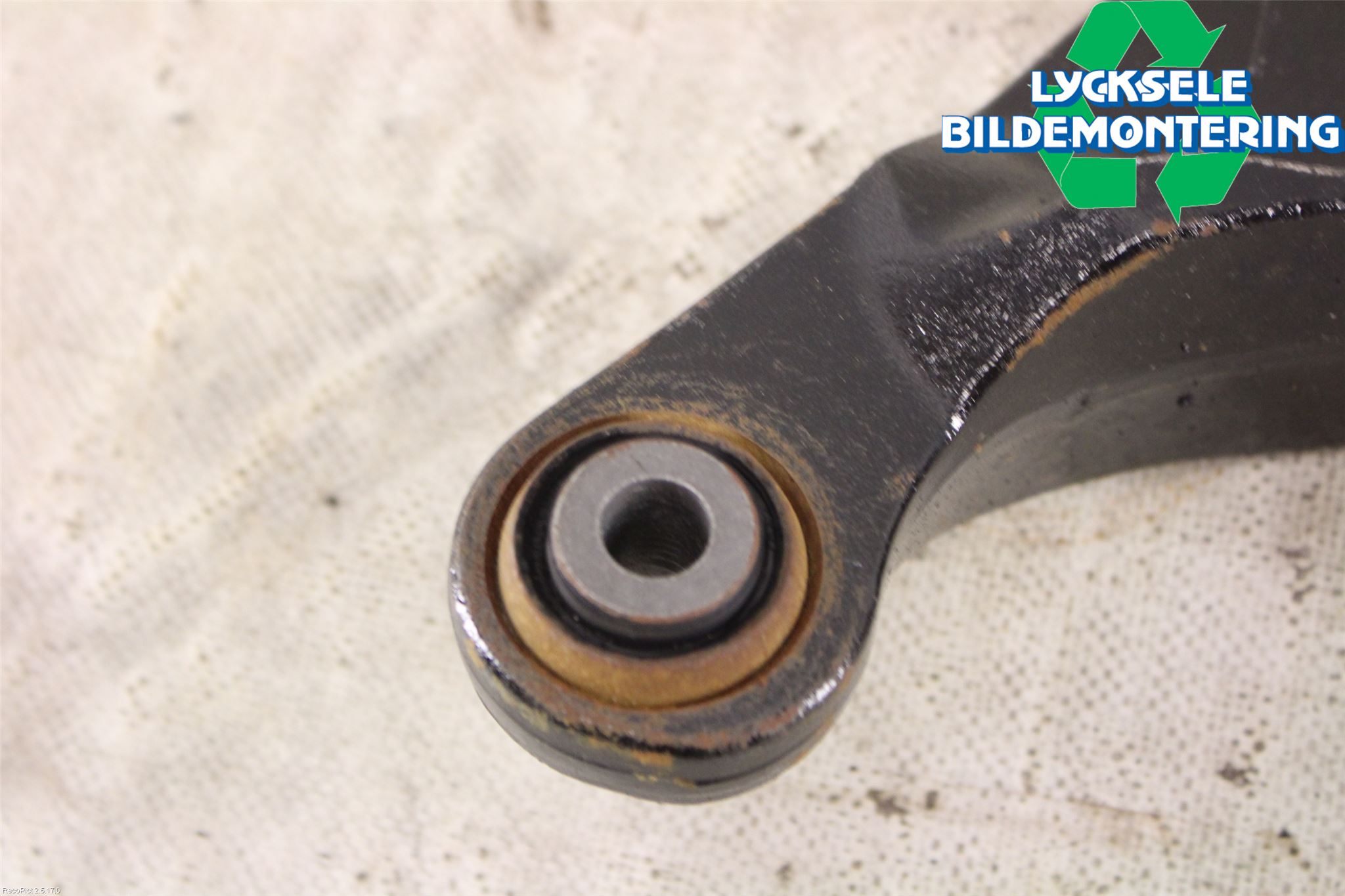 Volvo V70 14-16 Bärarm Bak Övre Vänster