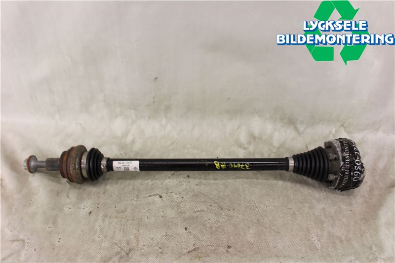 Volkswagen VW PASSAT 15-19 Drivaxel Bak Höger