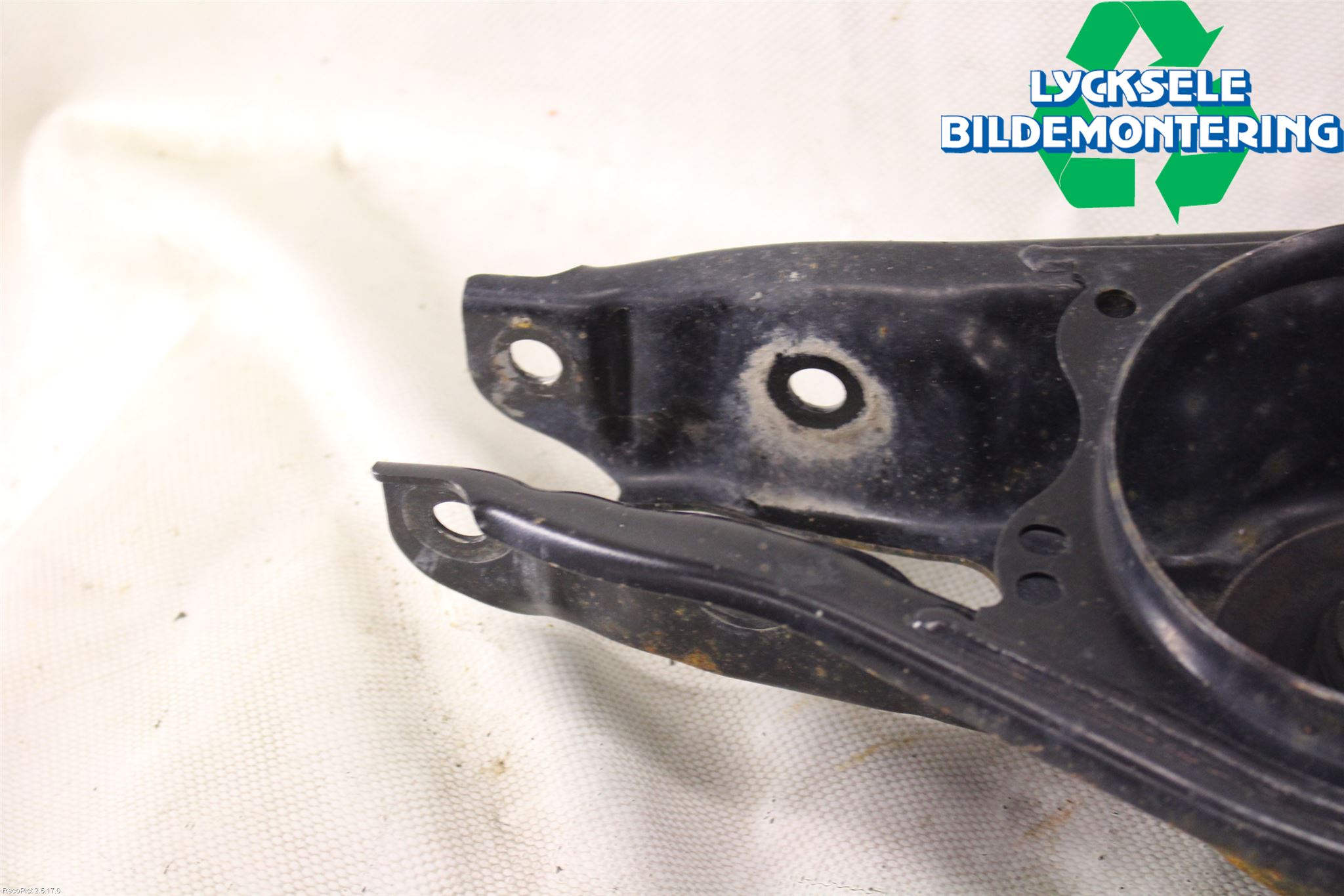 Volkswagen VW PASSAT 15-19 Bärarm Bak Höger