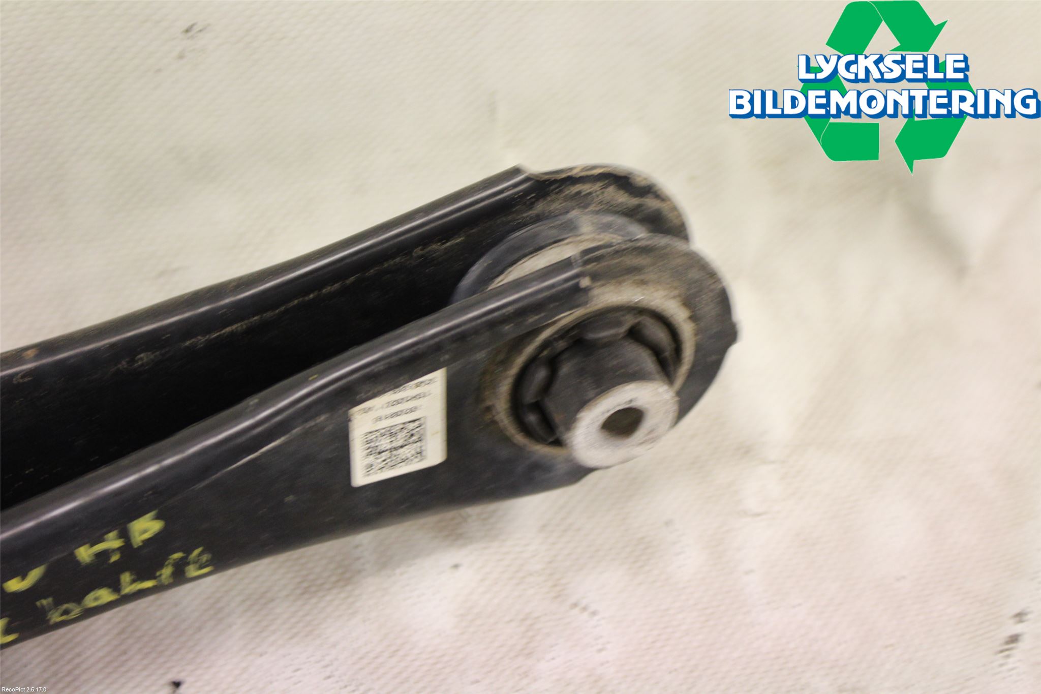 Volkswagen VW PASSAT 15-19 Bärarm Bak Höger