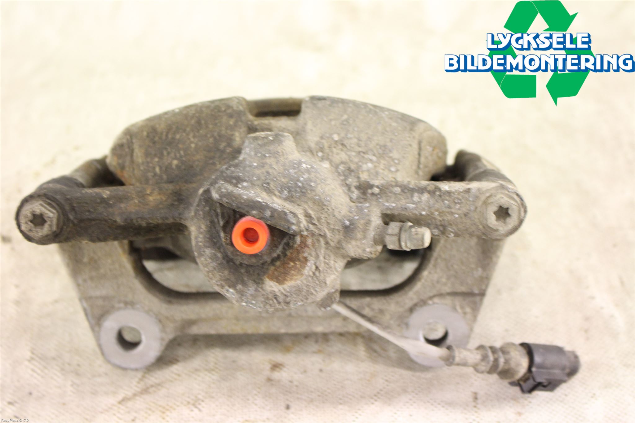 Volkswagen VW PASSAT 15-19 Bromsok Fram Höger