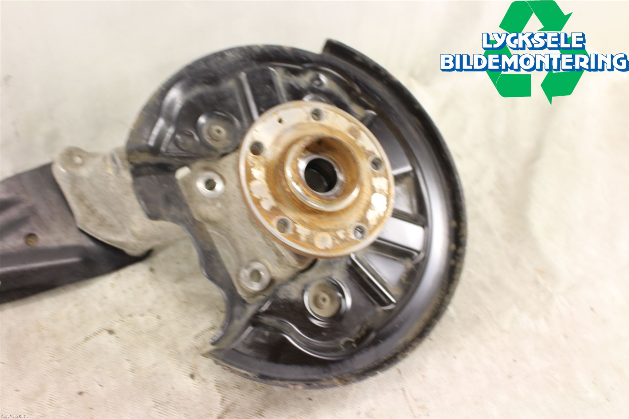 Volkswagen VW PASSAT 15-19 Hjullagerhus-Spindel Hö B