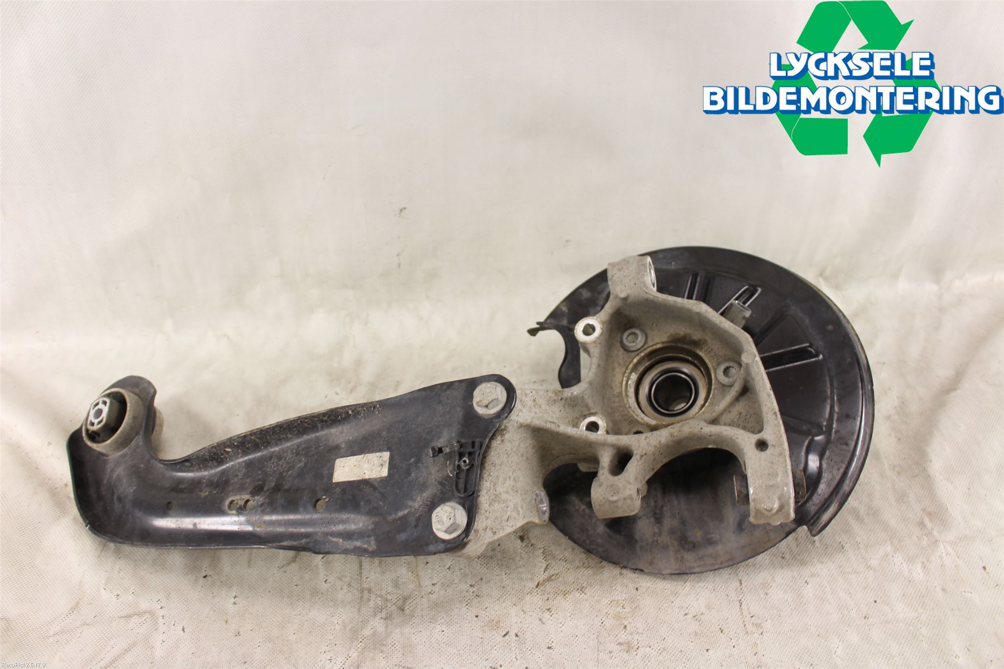 Volkswagen VW PASSAT 15-19 Hjullagerhus-Spindel Hö B
