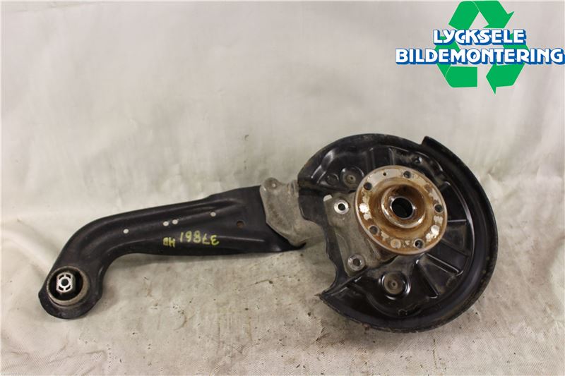 Volkswagen VW PASSAT 15-19 Hjullagerhus-Spindel Hö B