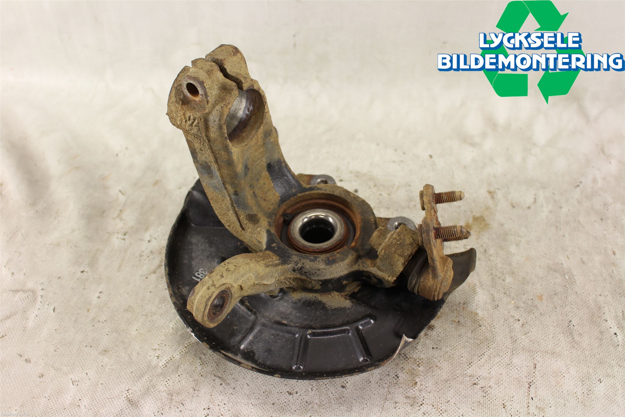 Audi A1/S1 11-18 Styrspindel Lagerhus Hö