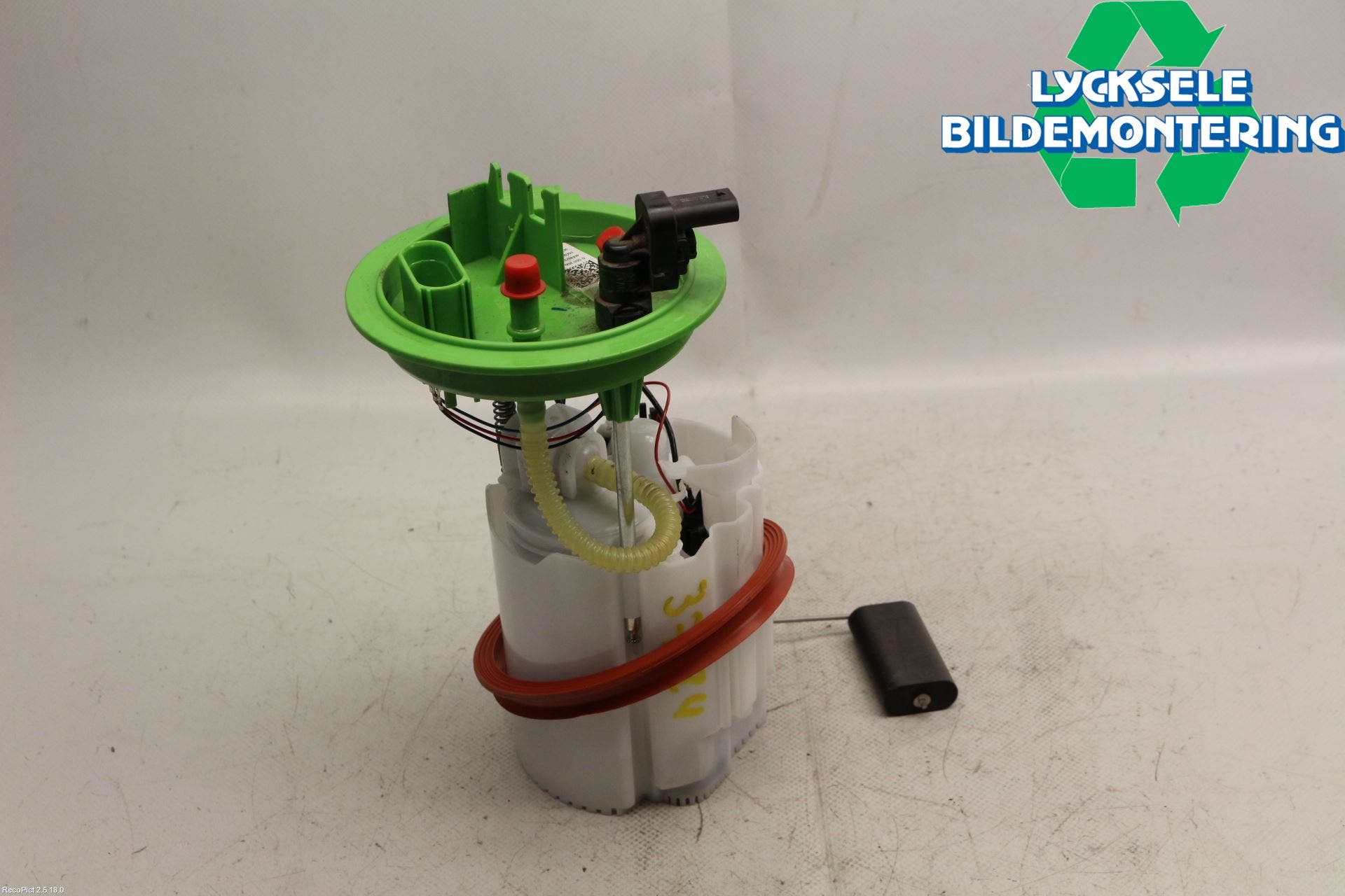 Volkswagen VW PASSAT 15-19 Bränslepump El