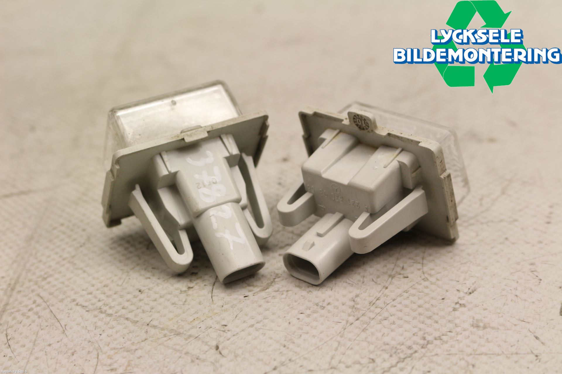 Mercedes-Benz MB C-KLASS (W204) 07-15 Skylt Belysning